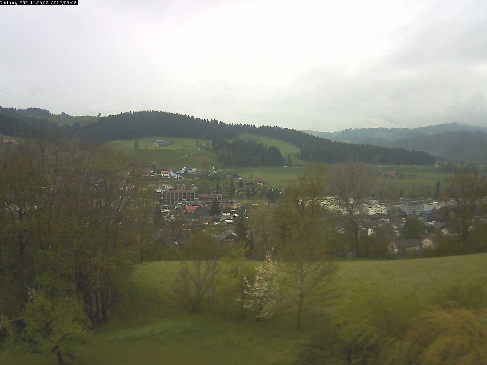 Webcam-Bild: Aussicht vom Dorfberg in Langnau 20190508-110601