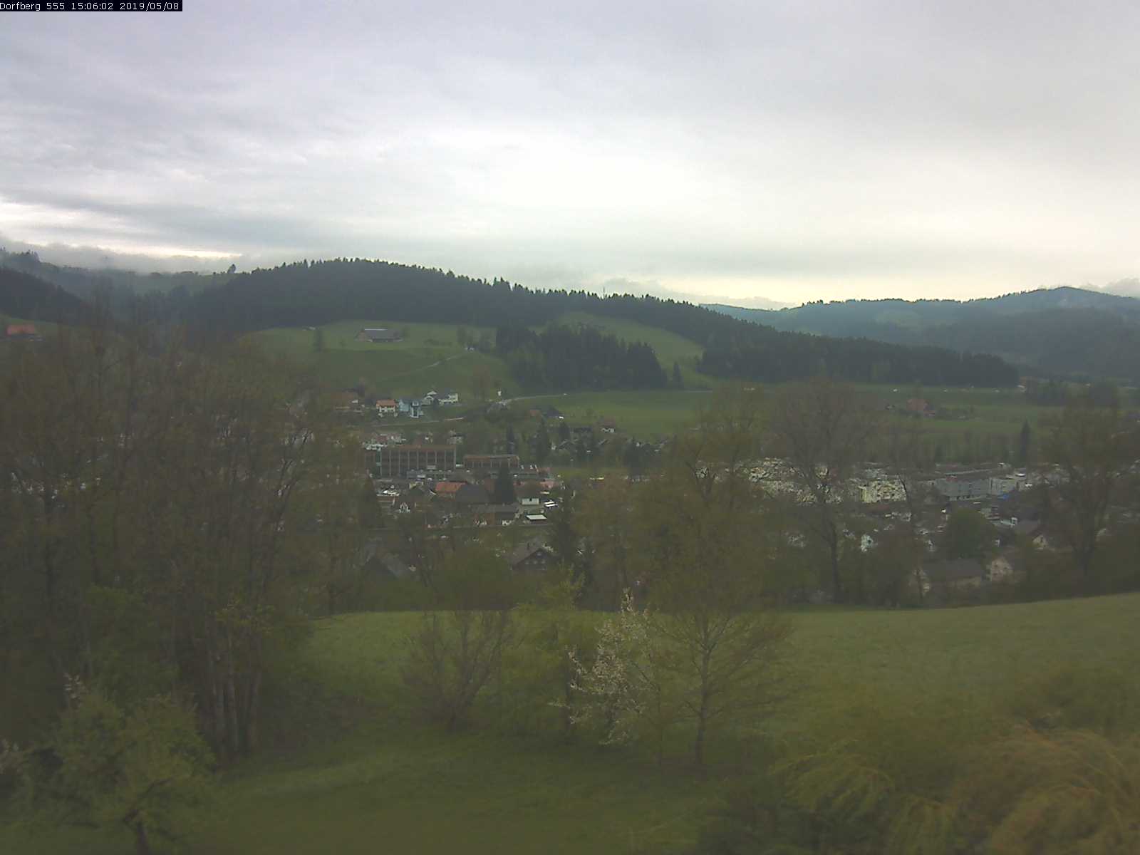 Webcam-Bild: Aussicht vom Dorfberg in Langnau 20190508-150601