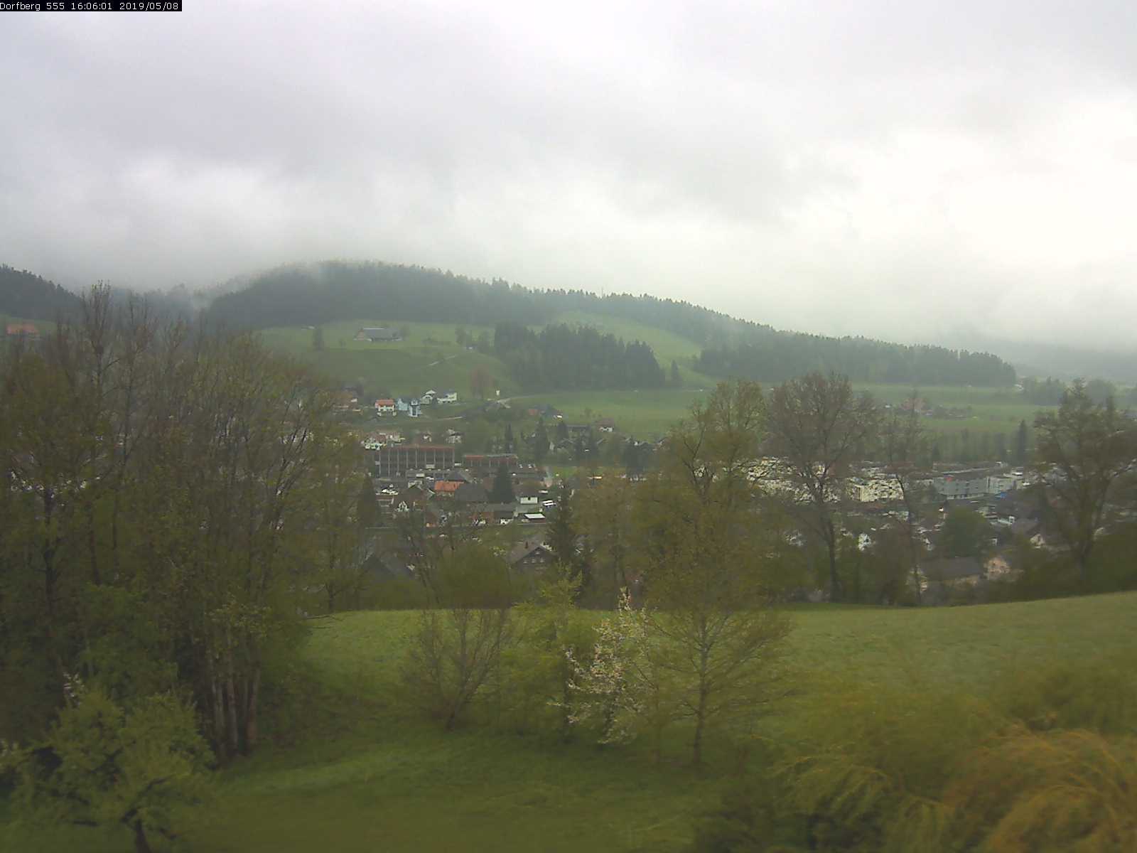 Webcam-Bild: Aussicht vom Dorfberg in Langnau 20190508-160601