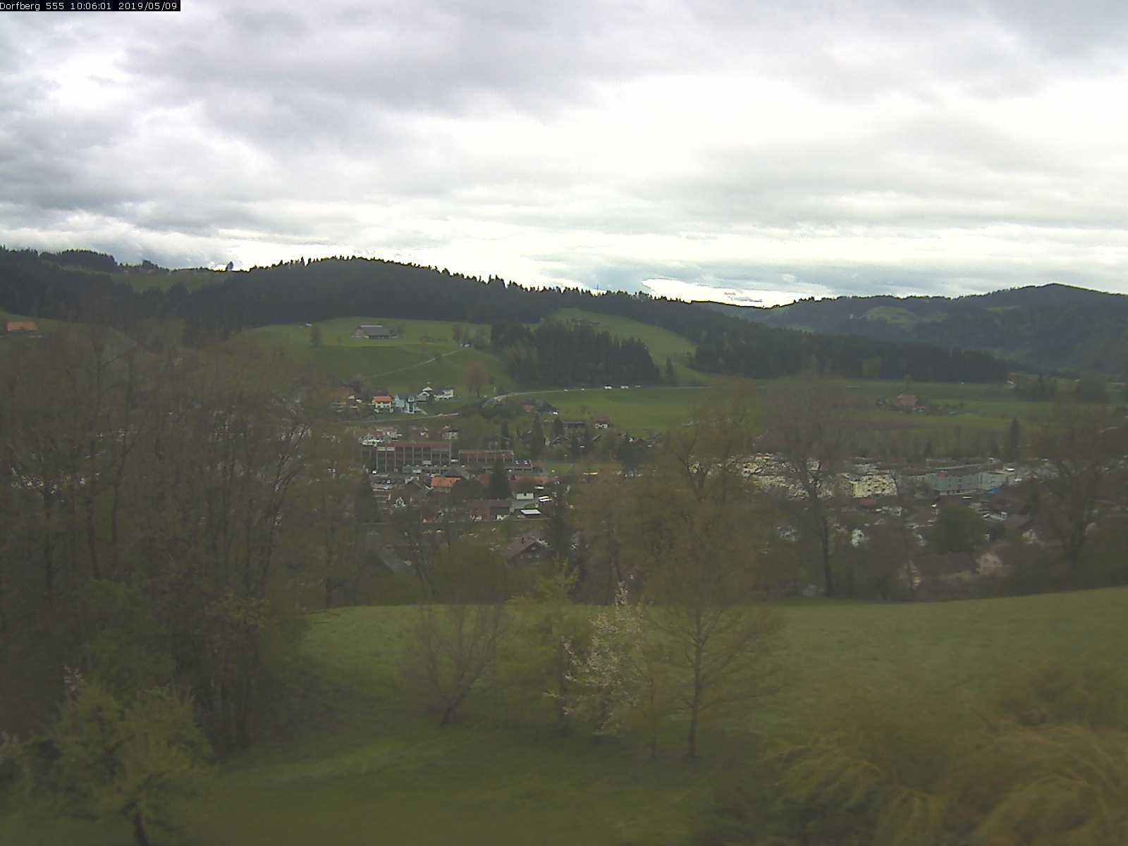 Webcam-Bild: Aussicht vom Dorfberg in Langnau 20190509-100601