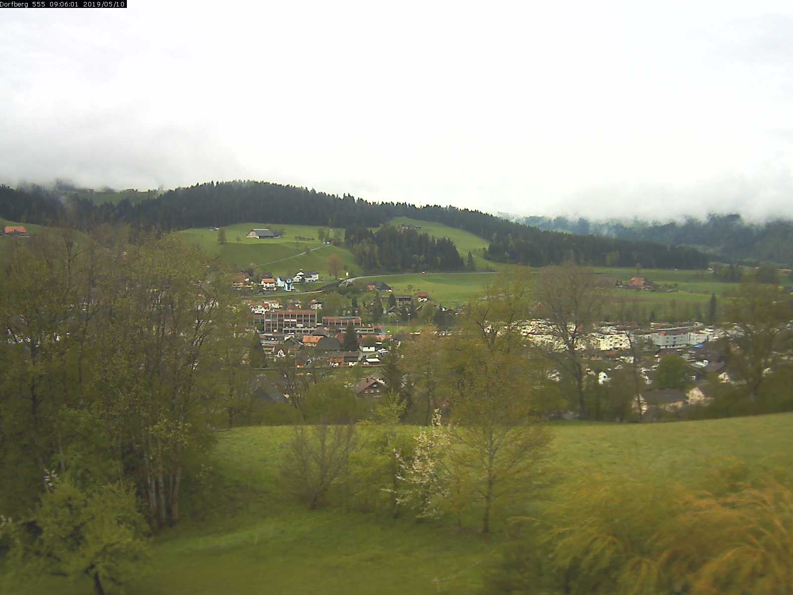 Webcam-Bild: Aussicht vom Dorfberg in Langnau 20190510-090601