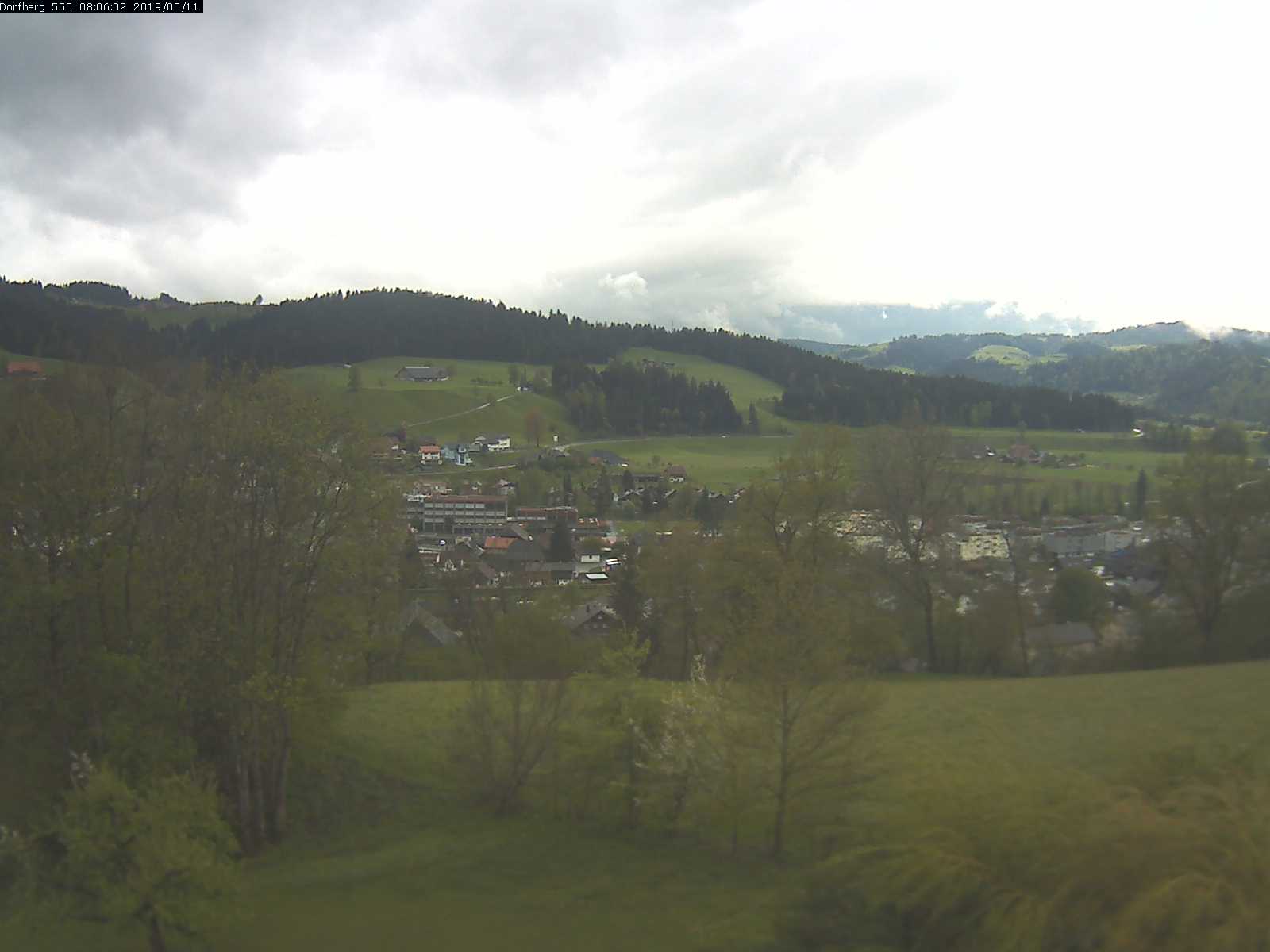 Webcam-Bild: Aussicht vom Dorfberg in Langnau 20190511-080601