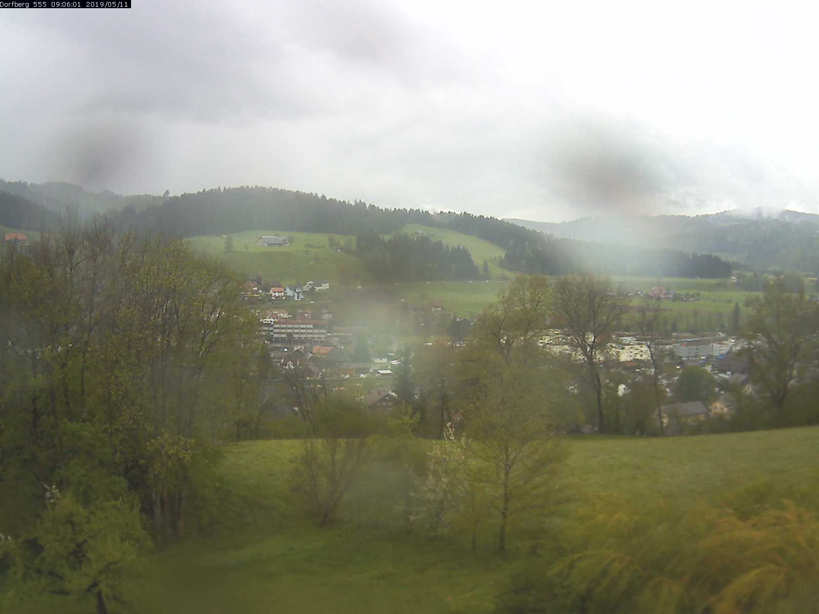 Webcam-Bild: Aussicht vom Dorfberg in Langnau 20190511-090601