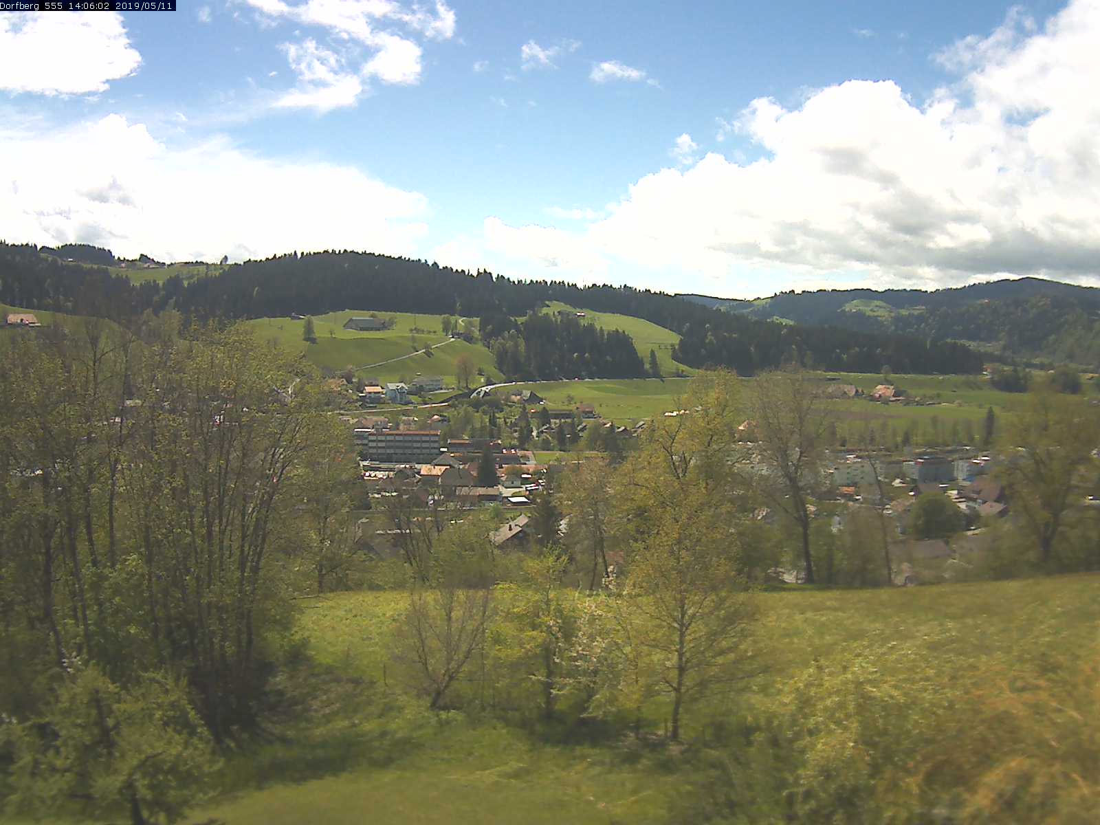 Webcam-Bild: Aussicht vom Dorfberg in Langnau 20190511-140601