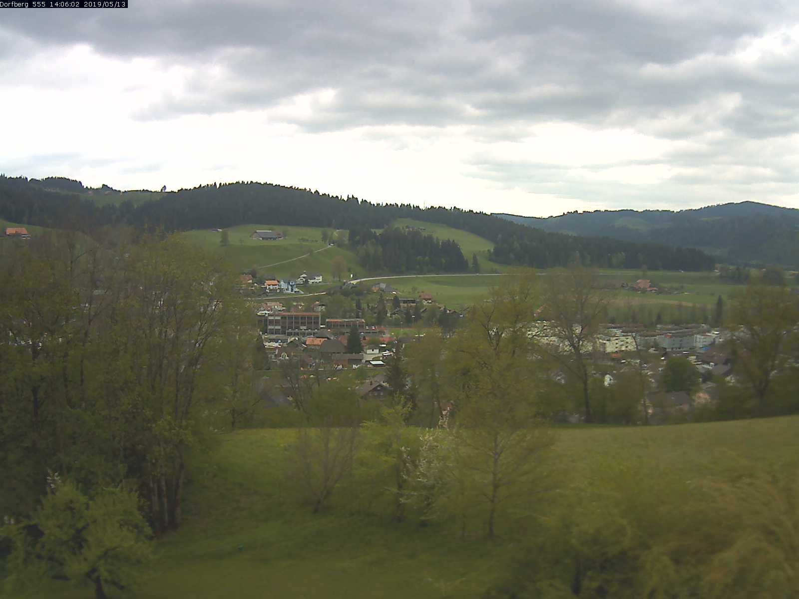 Webcam-Bild: Aussicht vom Dorfberg in Langnau 20190513-140601