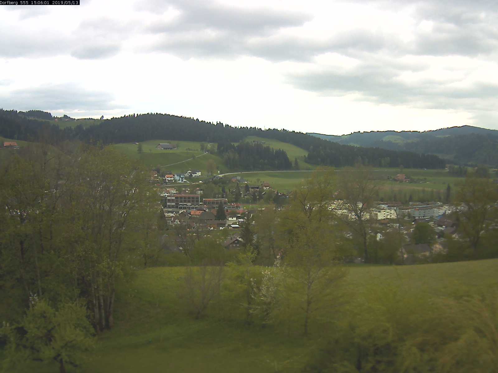 Webcam-Bild: Aussicht vom Dorfberg in Langnau 20190513-150601