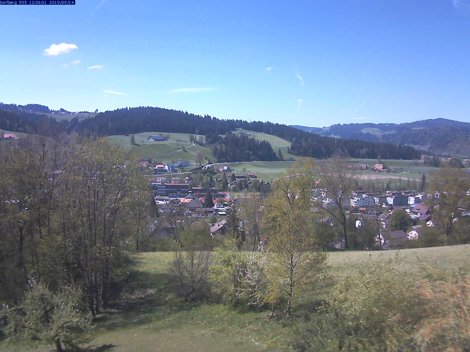 Webcam-Bild: Aussicht vom Dorfberg in Langnau 20190514-120601