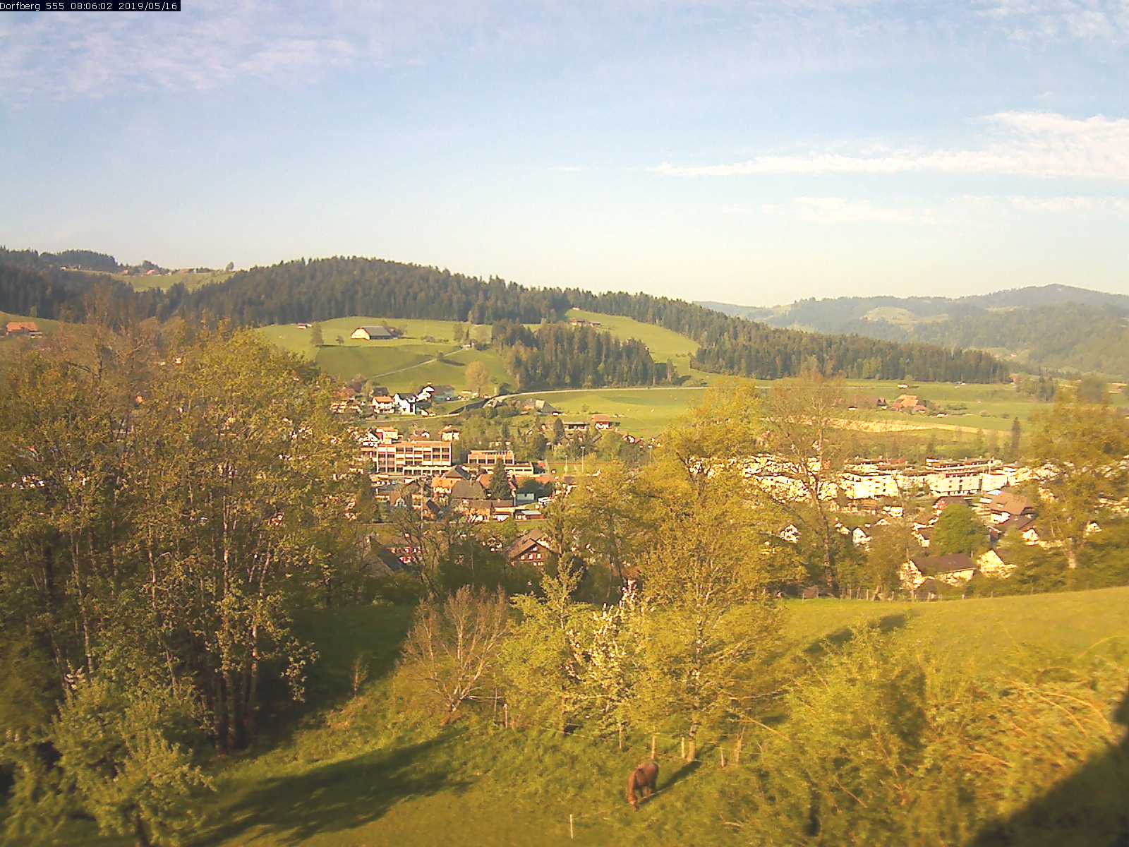 Webcam-Bild: Aussicht vom Dorfberg in Langnau 20190516-080601