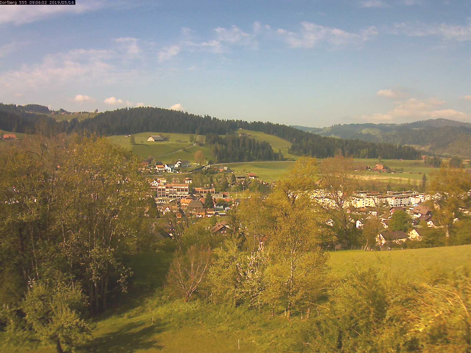 Webcam-Bild: Aussicht vom Dorfberg in Langnau 20190516-090601