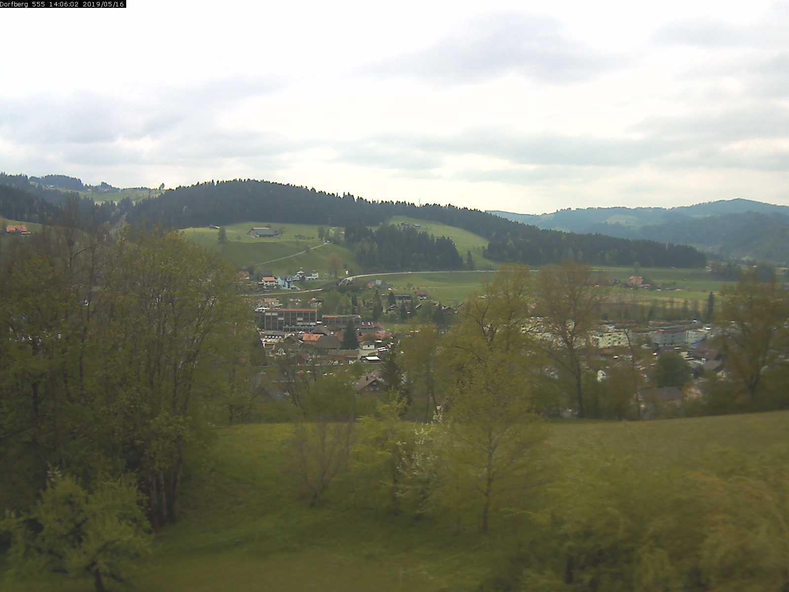 Webcam-Bild: Aussicht vom Dorfberg in Langnau 20190516-140601