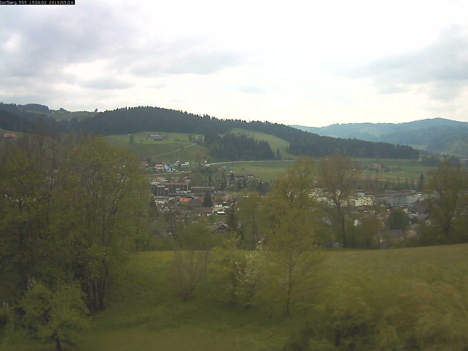 Webcam-Bild: Aussicht vom Dorfberg in Langnau 20190516-150601