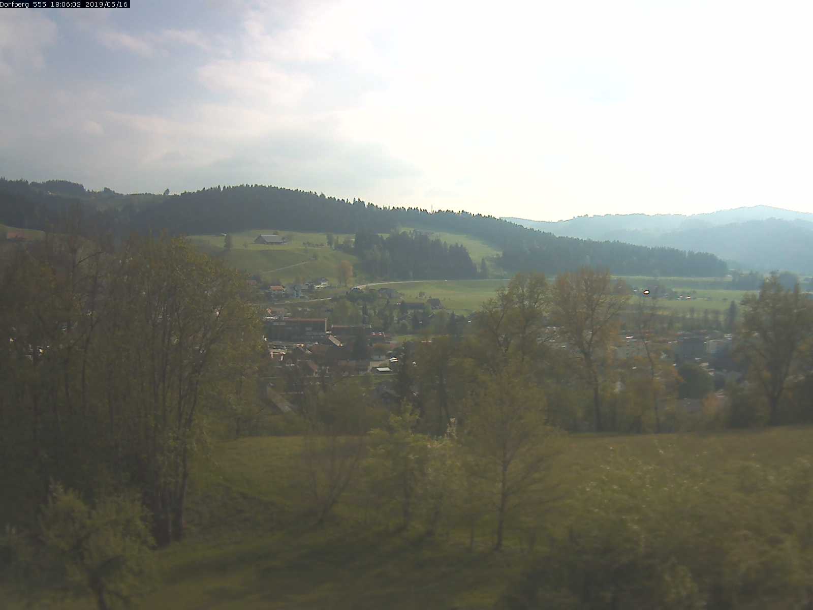 Webcam-Bild: Aussicht vom Dorfberg in Langnau 20190516-180601