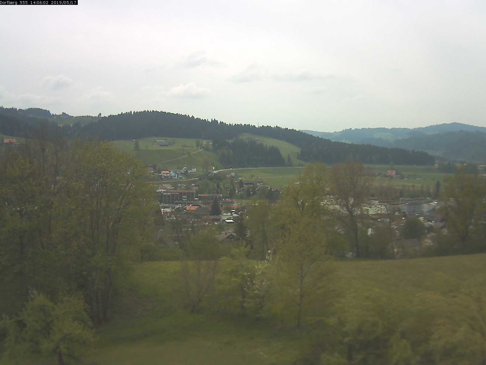 Webcam-Bild: Aussicht vom Dorfberg in Langnau 20190517-140601