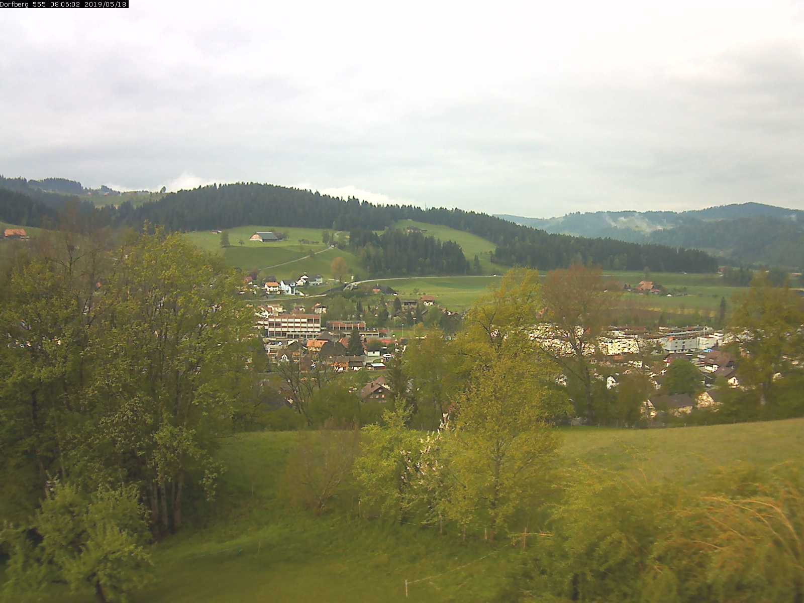 Webcam-Bild: Aussicht vom Dorfberg in Langnau 20190518-080602