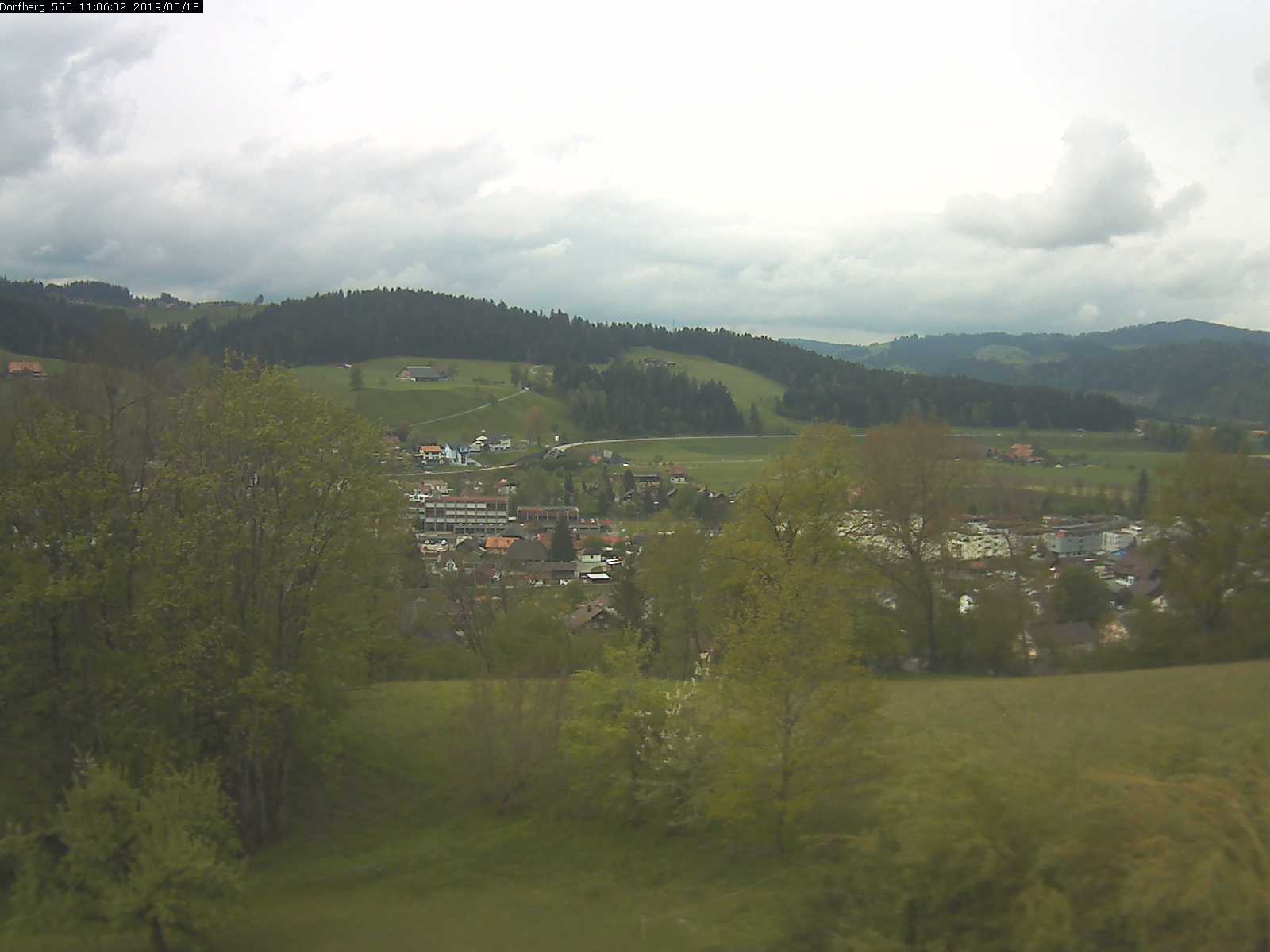 Webcam-Bild: Aussicht vom Dorfberg in Langnau 20190518-110601