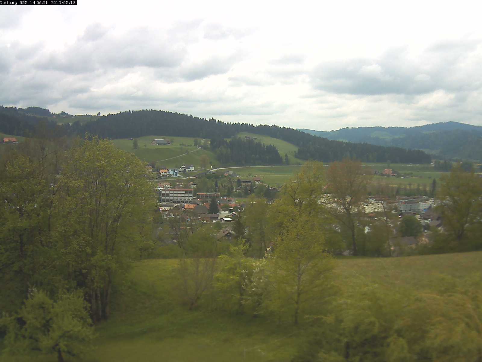 Webcam-Bild: Aussicht vom Dorfberg in Langnau 20190518-140601
