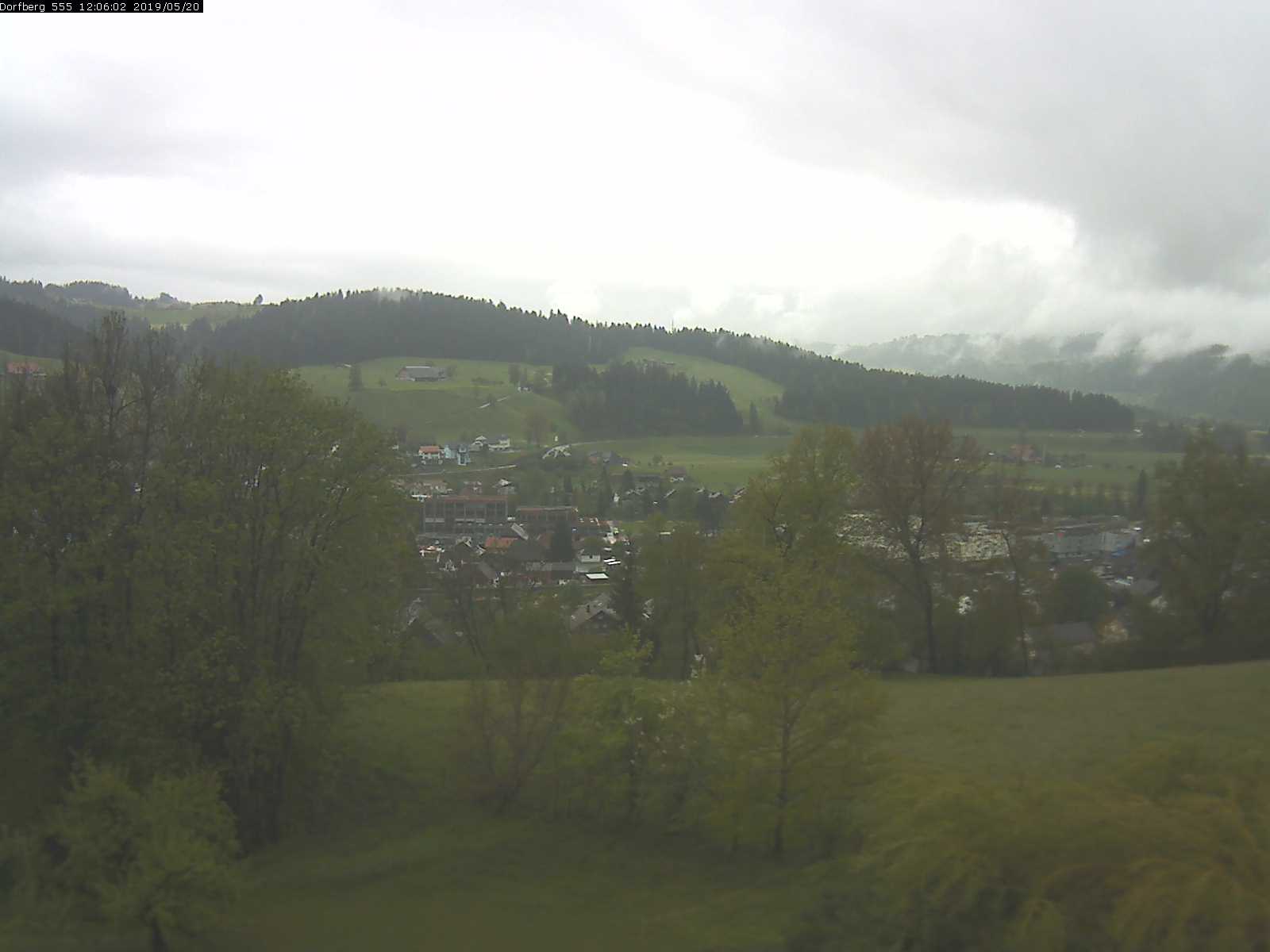 Webcam-Bild: Aussicht vom Dorfberg in Langnau 20190520-120601