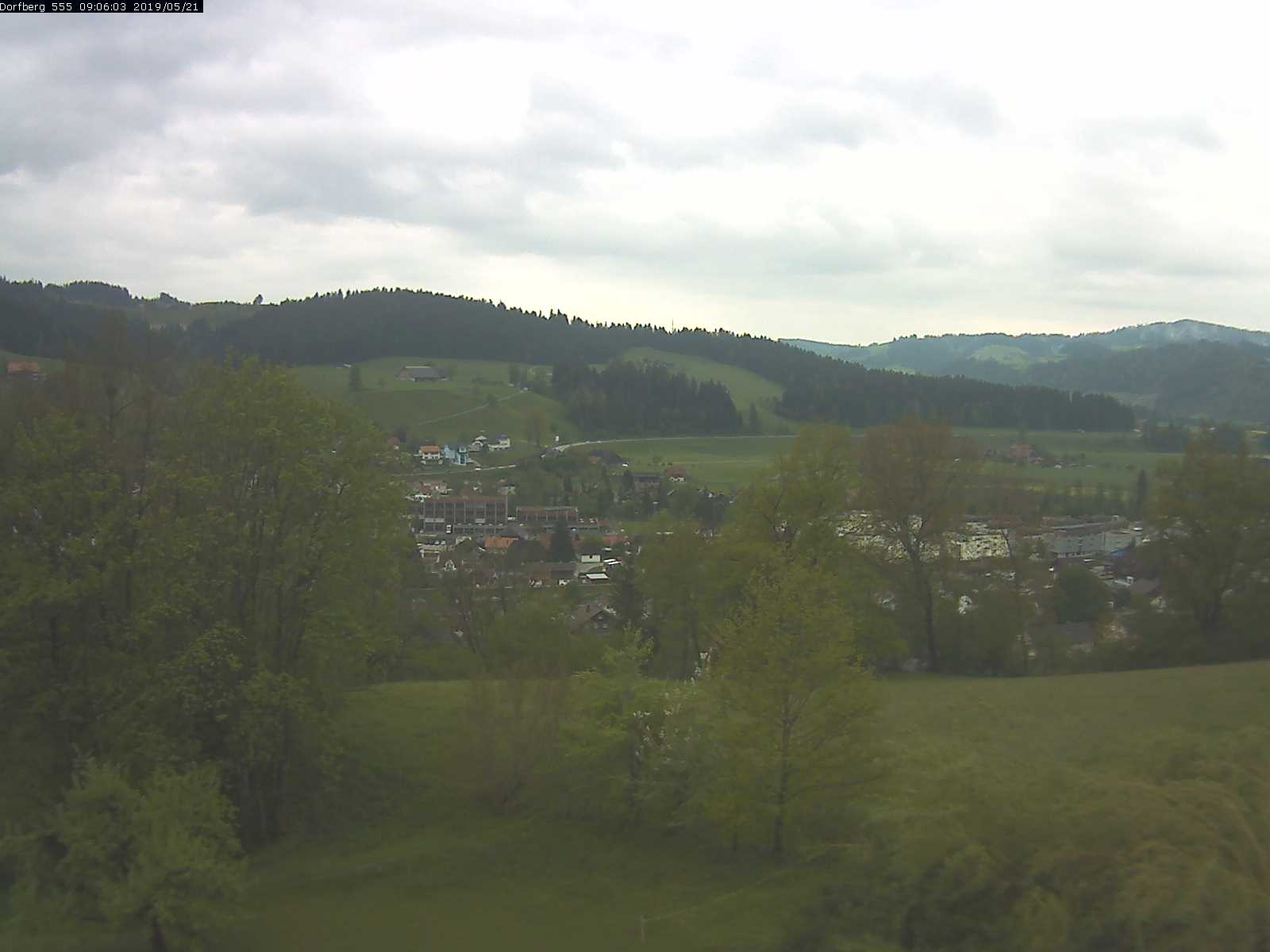 Webcam-Bild: Aussicht vom Dorfberg in Langnau 20190521-090601