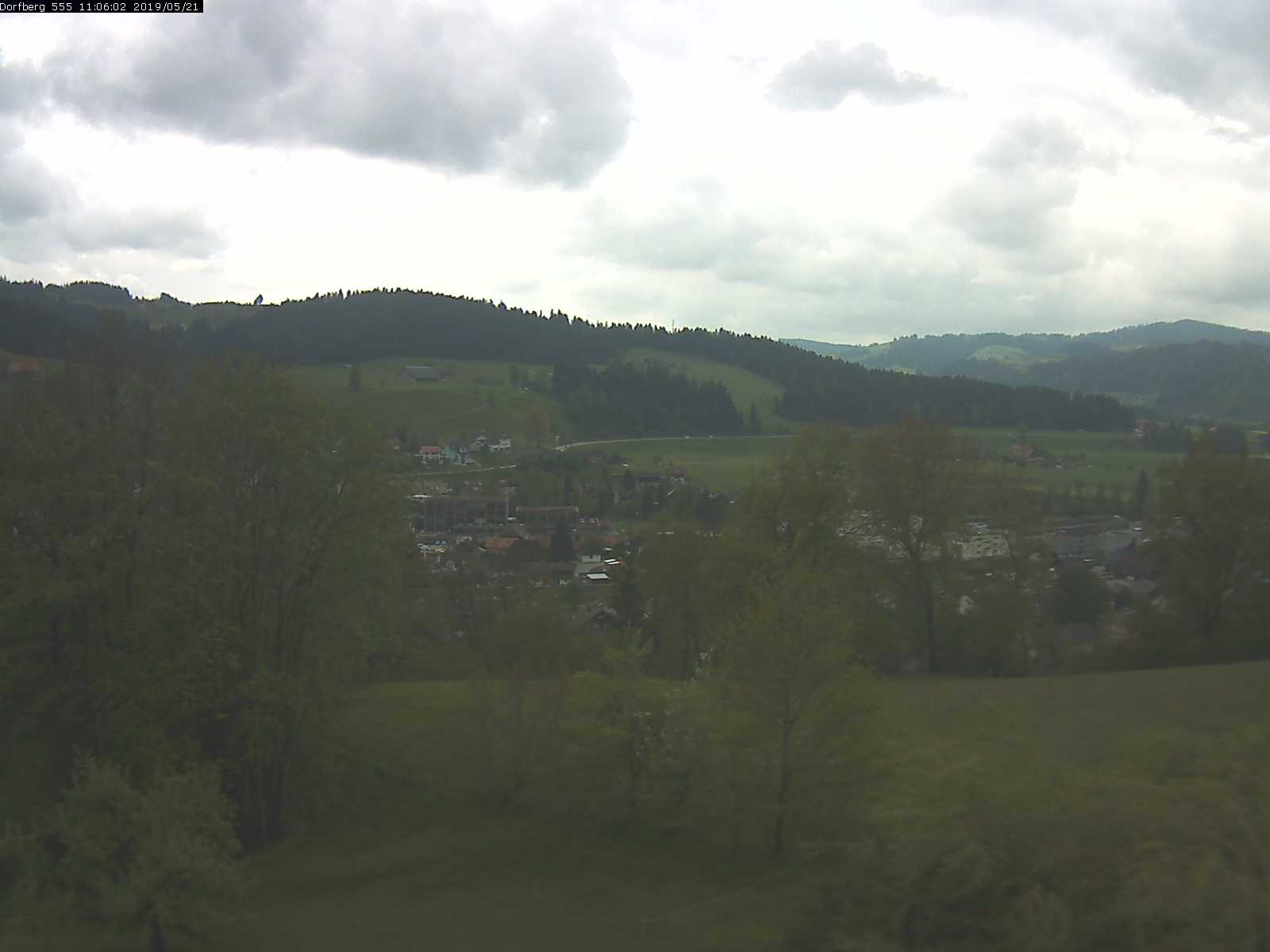 Webcam-Bild: Aussicht vom Dorfberg in Langnau 20190521-110601