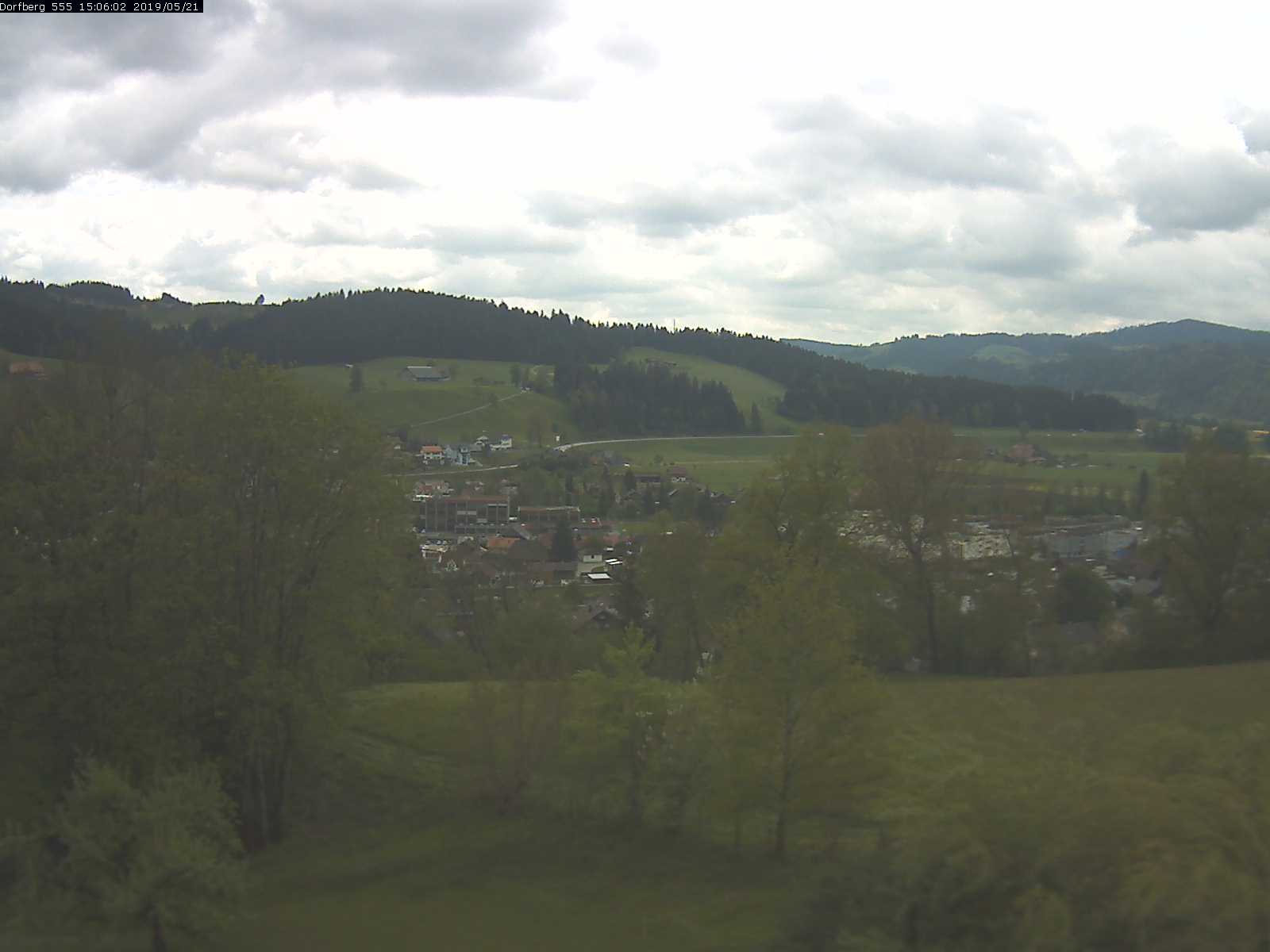 Webcam-Bild: Aussicht vom Dorfberg in Langnau 20190521-150601