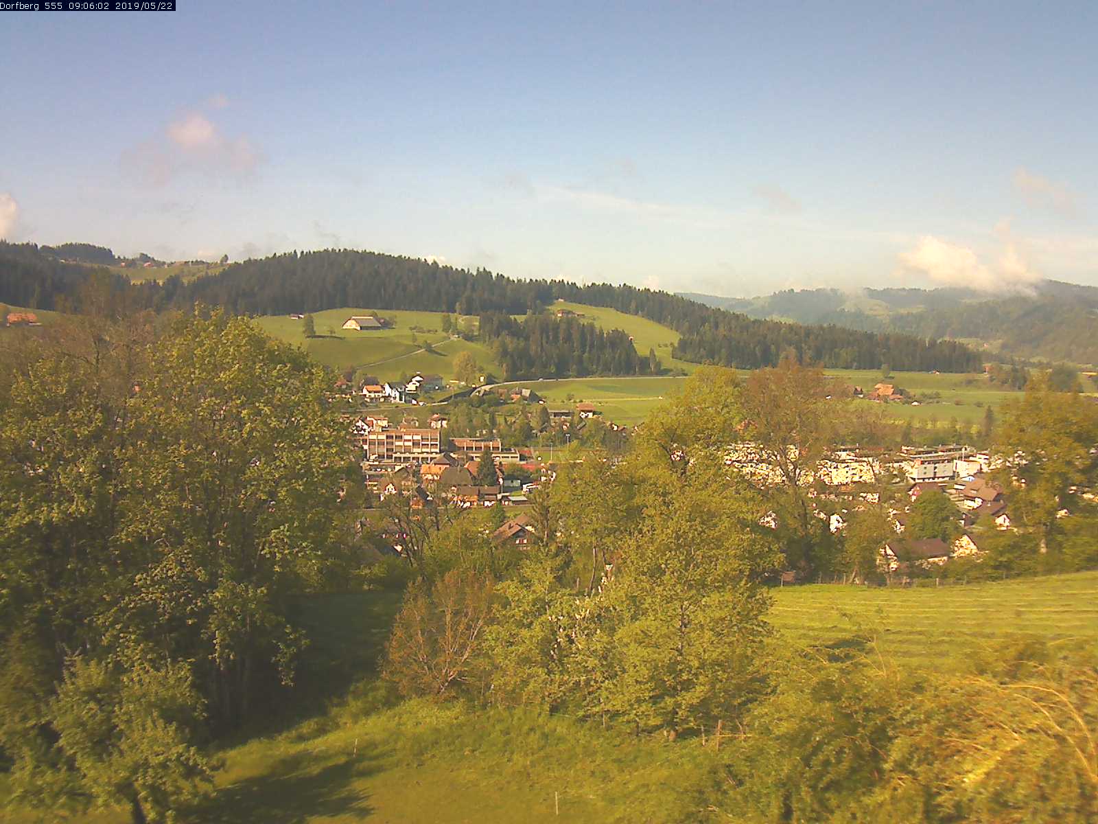 Webcam-Bild: Aussicht vom Dorfberg in Langnau 20190522-090601