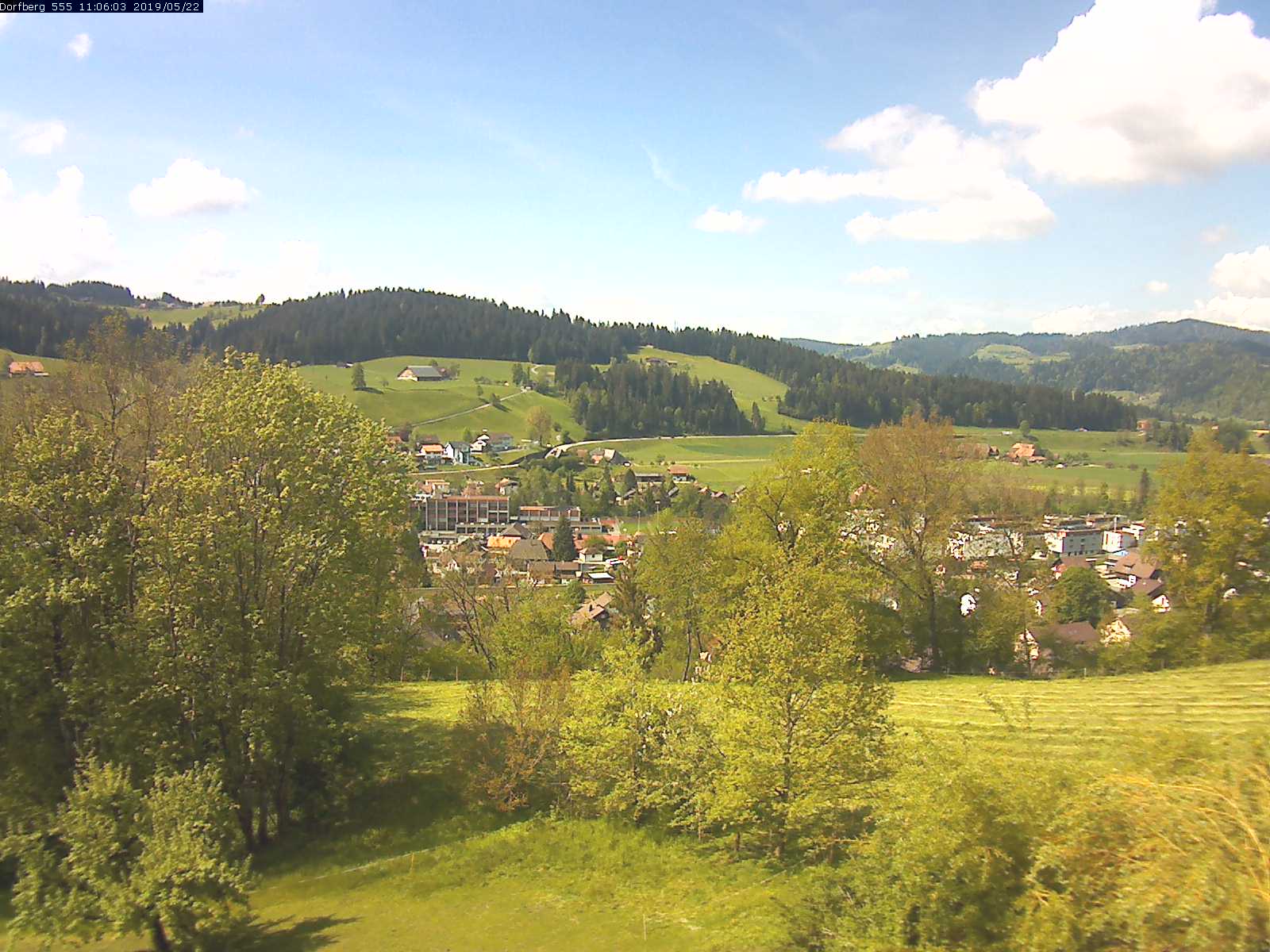 Webcam-Bild: Aussicht vom Dorfberg in Langnau 20190522-110601