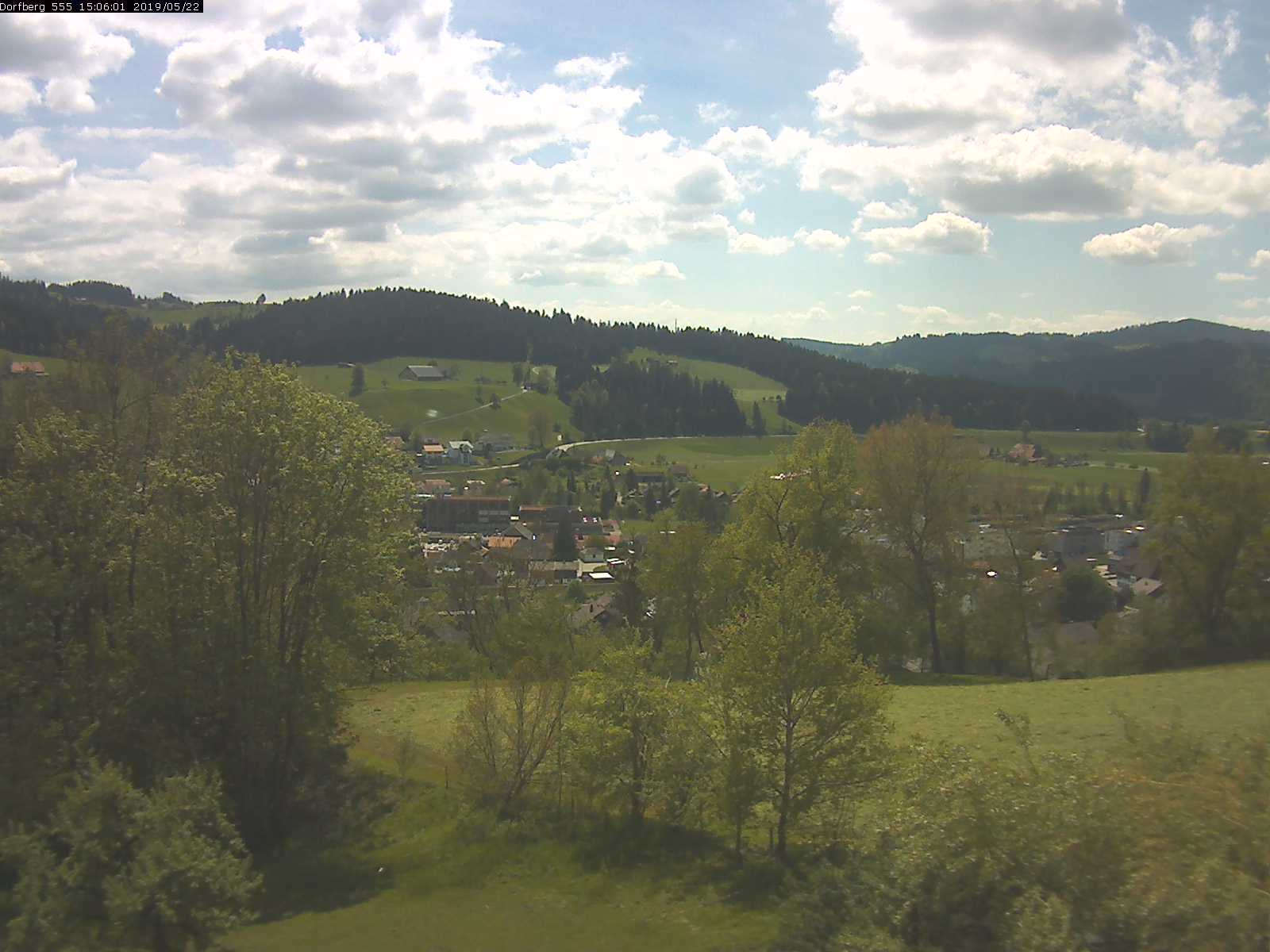 Webcam-Bild: Aussicht vom Dorfberg in Langnau 20190522-150601