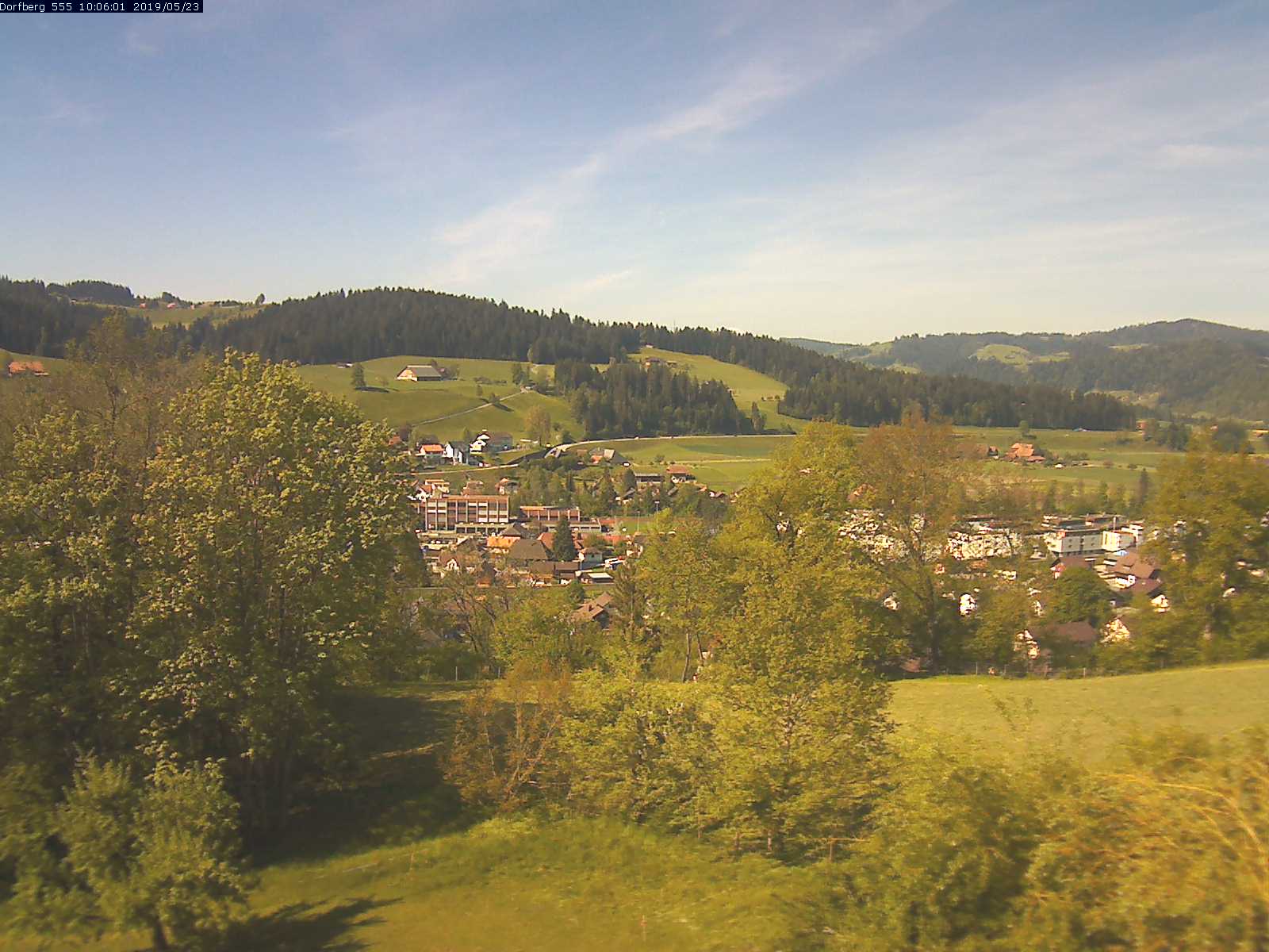 Webcam-Bild: Aussicht vom Dorfberg in Langnau 20190523-100601