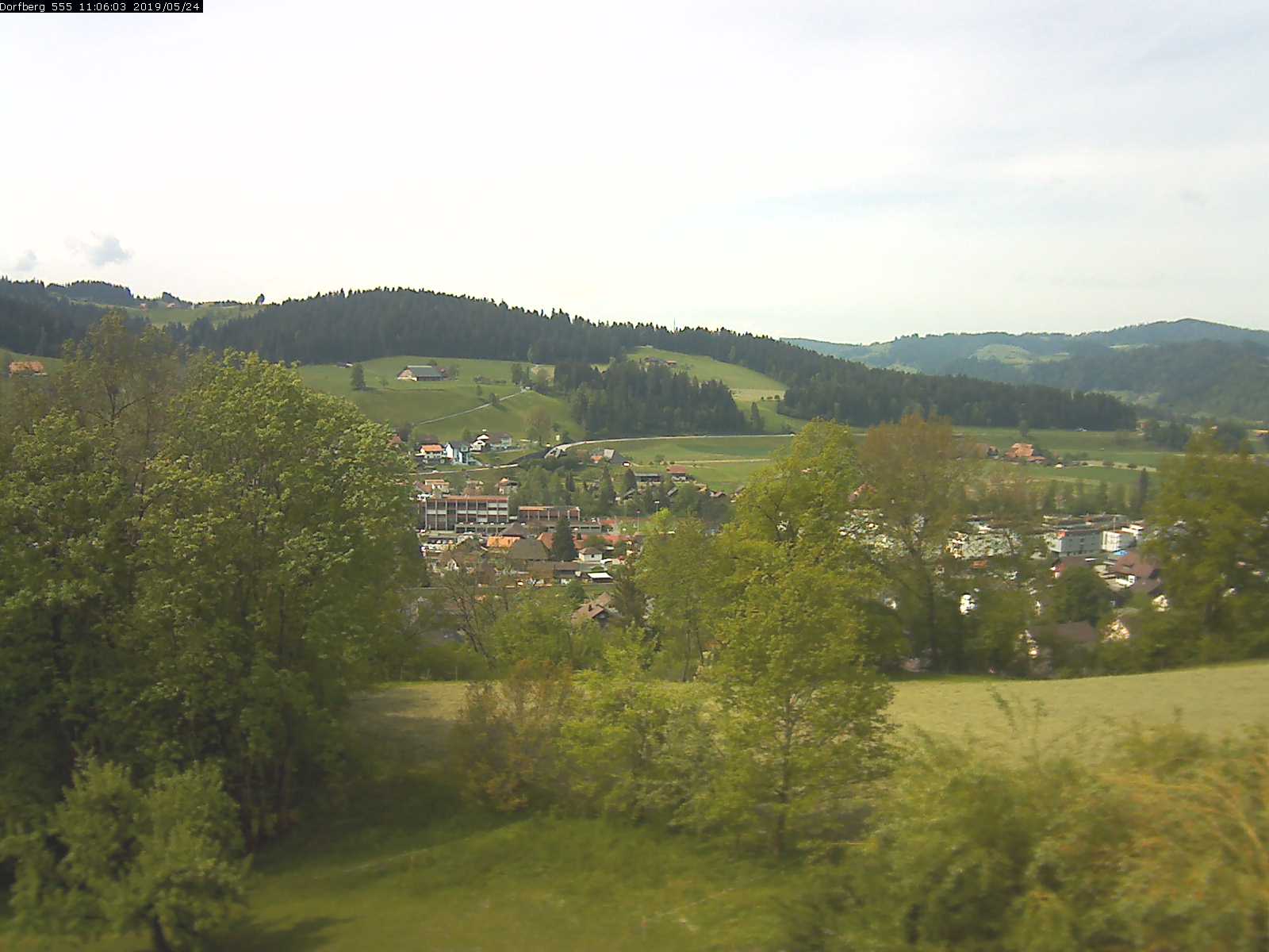 Webcam-Bild: Aussicht vom Dorfberg in Langnau 20190524-110601