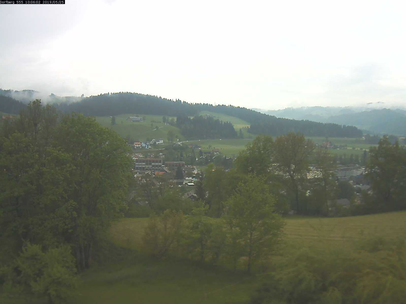 Webcam-Bild: Aussicht vom Dorfberg in Langnau 20190525-100601