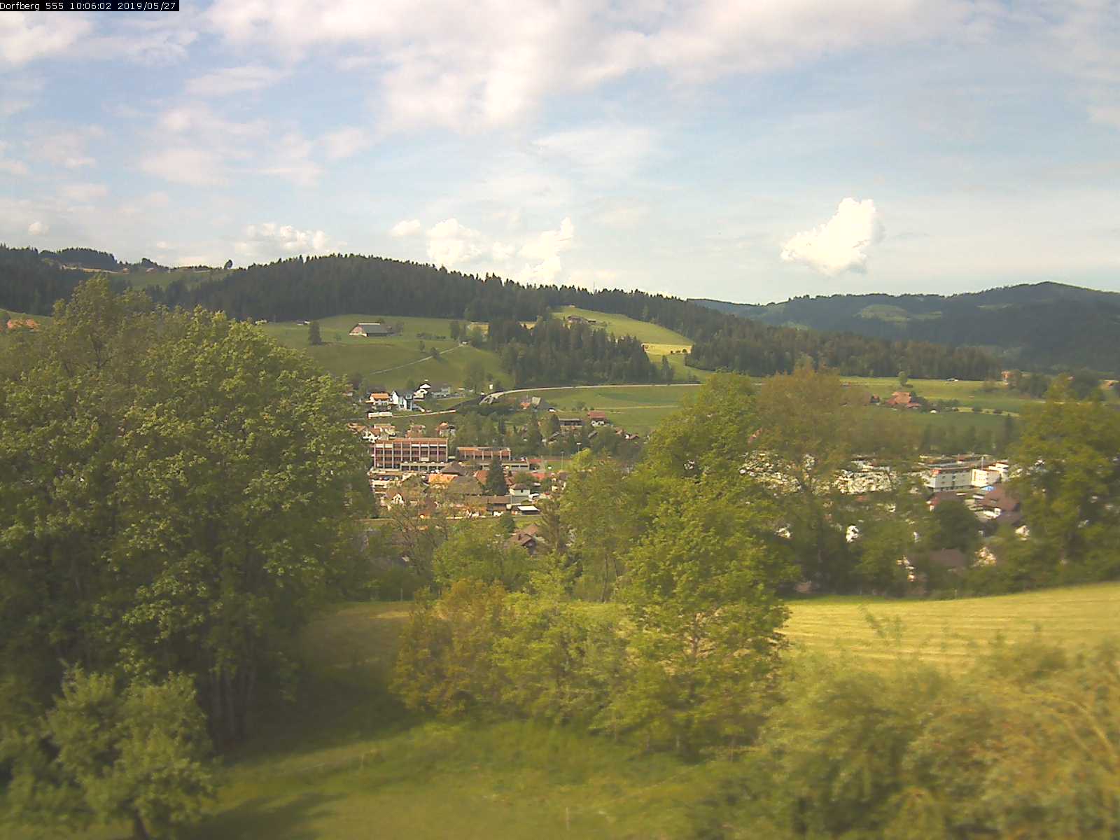 Webcam-Bild: Aussicht vom Dorfberg in Langnau 20190527-100601