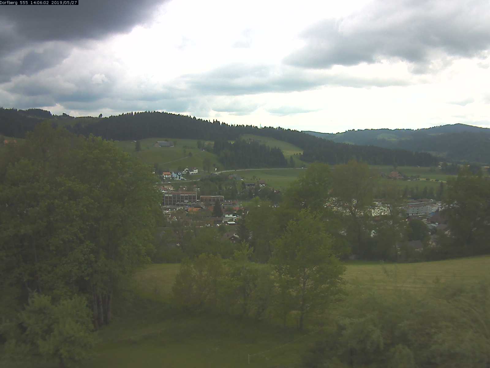 Webcam-Bild: Aussicht vom Dorfberg in Langnau 20190527-140601