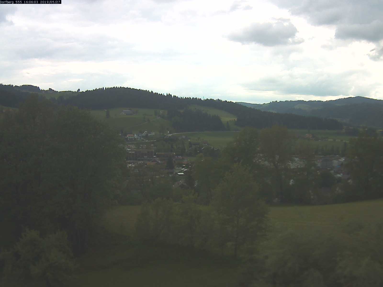 Webcam-Bild: Aussicht vom Dorfberg in Langnau 20190527-160601