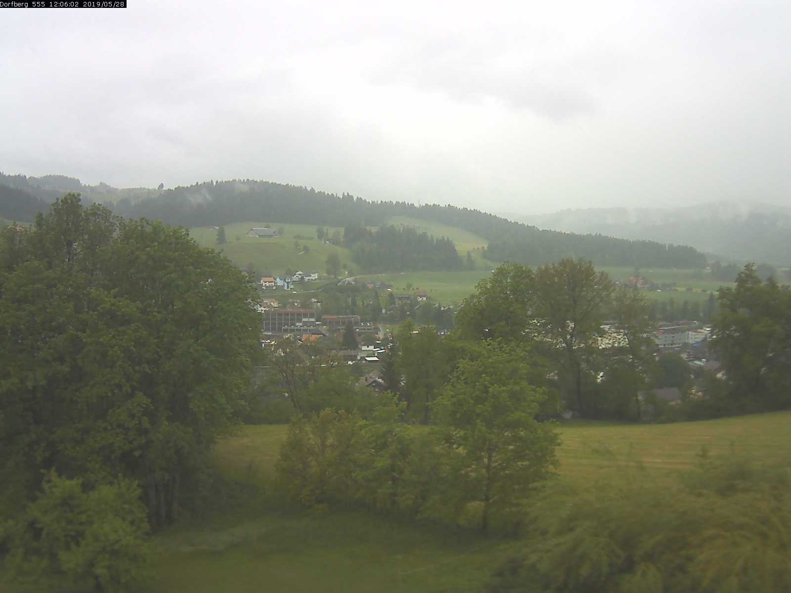 Webcam-Bild: Aussicht vom Dorfberg in Langnau 20190528-120601