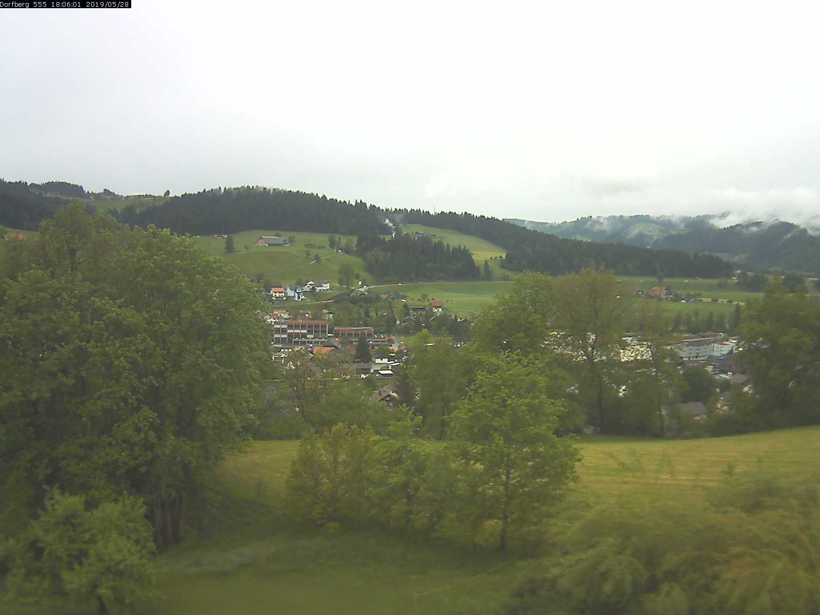 Webcam-Bild: Aussicht vom Dorfberg in Langnau 20190528-180601