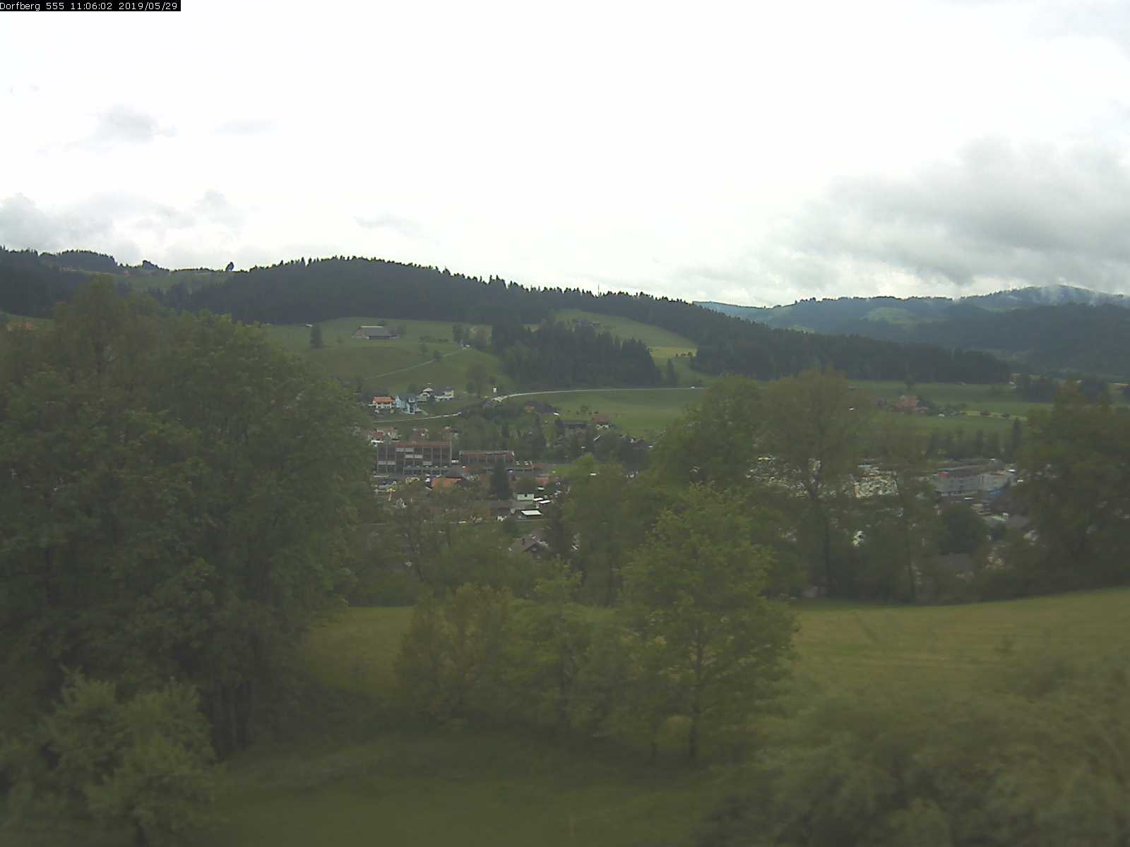 Webcam-Bild: Aussicht vom Dorfberg in Langnau 20190529-110601