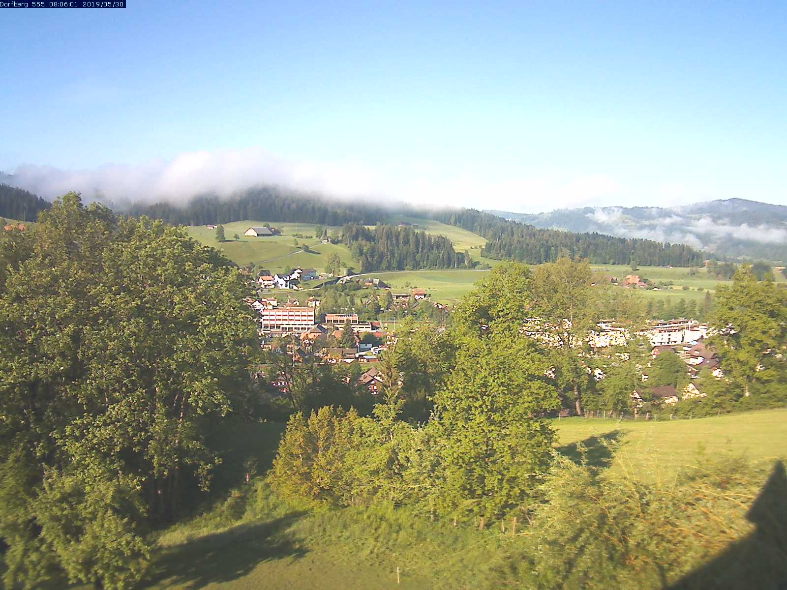 Webcam-Bild: Aussicht vom Dorfberg in Langnau 20190530-080601
