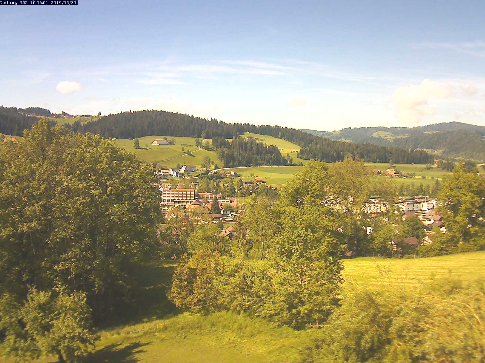 Webcam-Bild: Aussicht vom Dorfberg in Langnau 20190530-100601