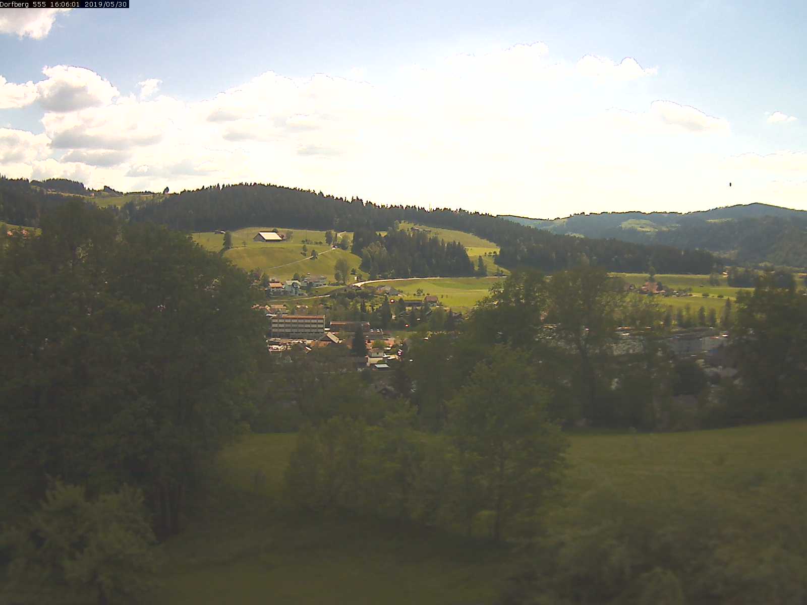 Webcam-Bild: Aussicht vom Dorfberg in Langnau 20190530-160601