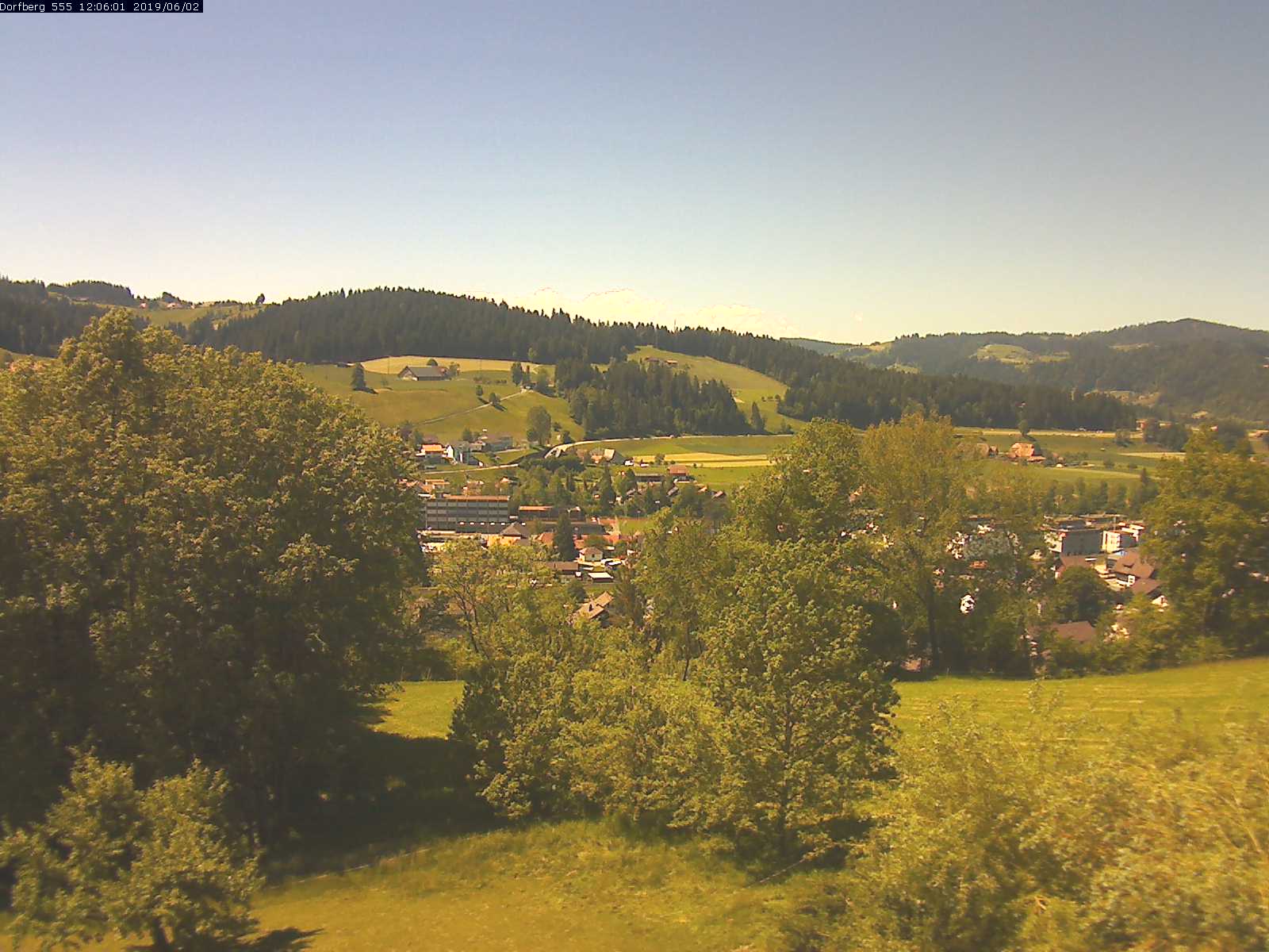 Webcam-Bild: Aussicht vom Dorfberg in Langnau 20190602-120601