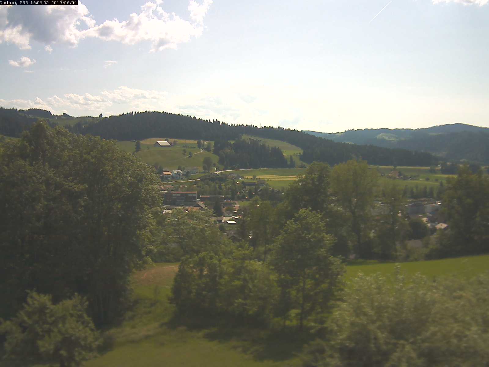 Webcam-Bild: Aussicht vom Dorfberg in Langnau 20190604-160601