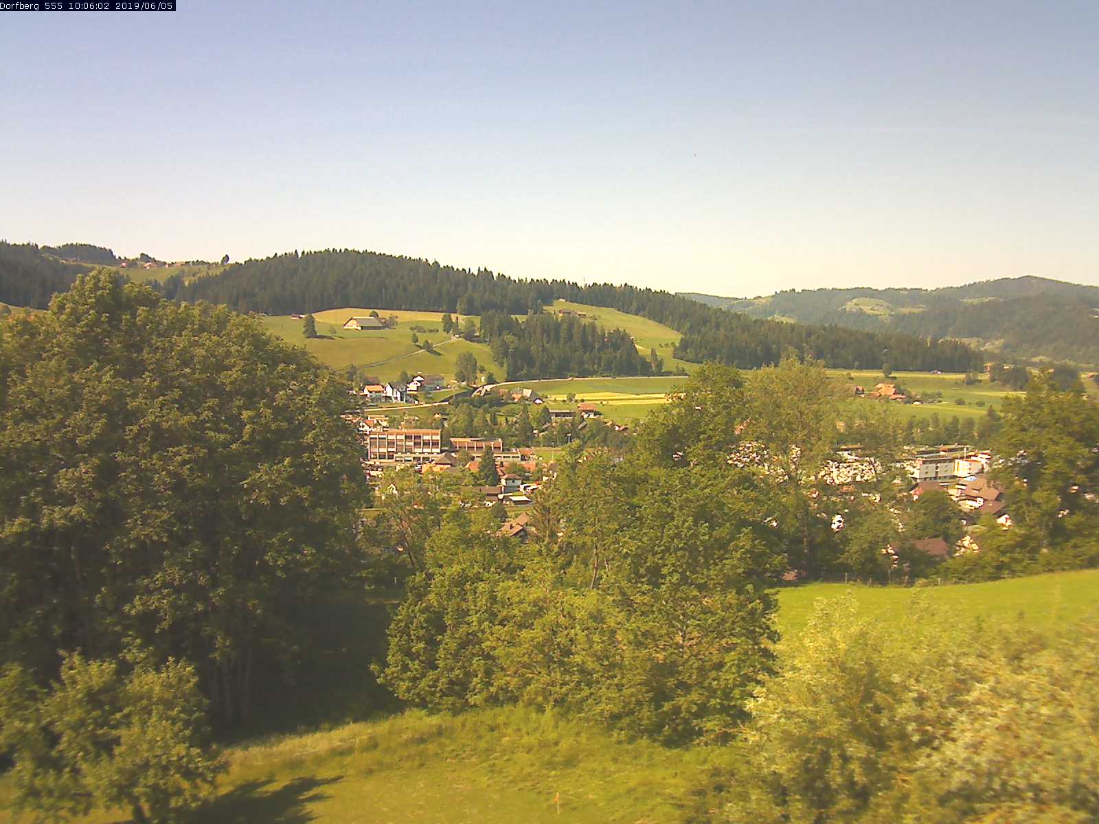 Webcam-Bild: Aussicht vom Dorfberg in Langnau 20190605-100601