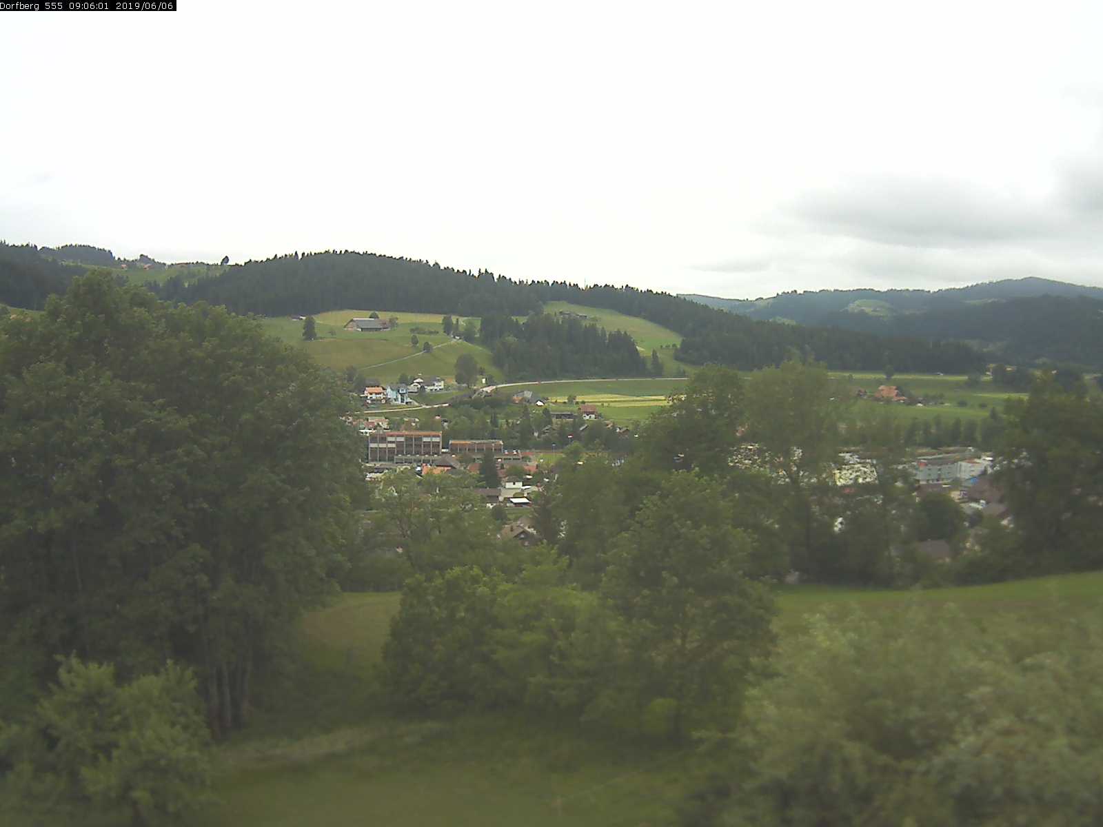 Webcam-Bild: Aussicht vom Dorfberg in Langnau 20190606-090601