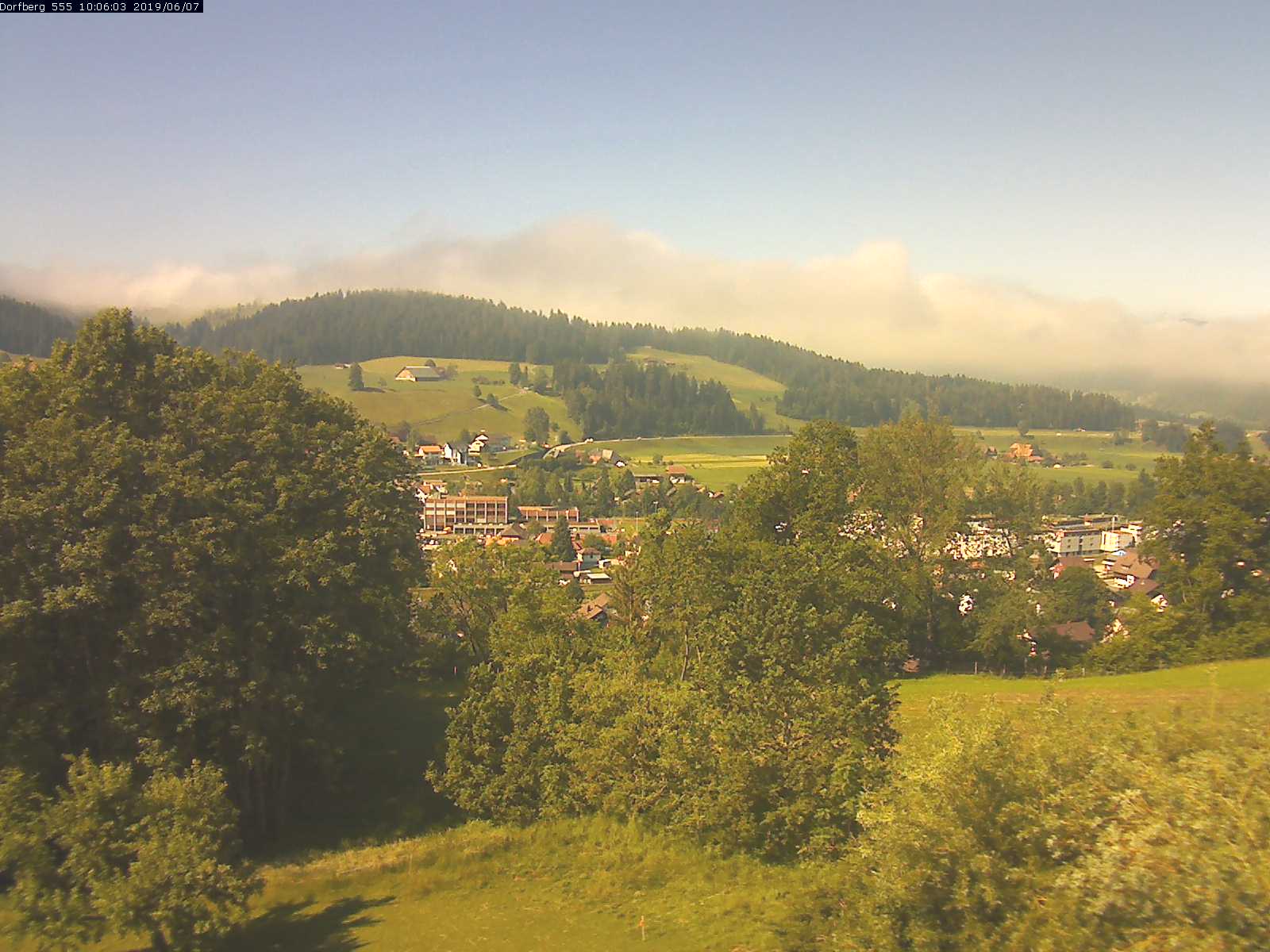 Webcam-Bild: Aussicht vom Dorfberg in Langnau 20190607-100601