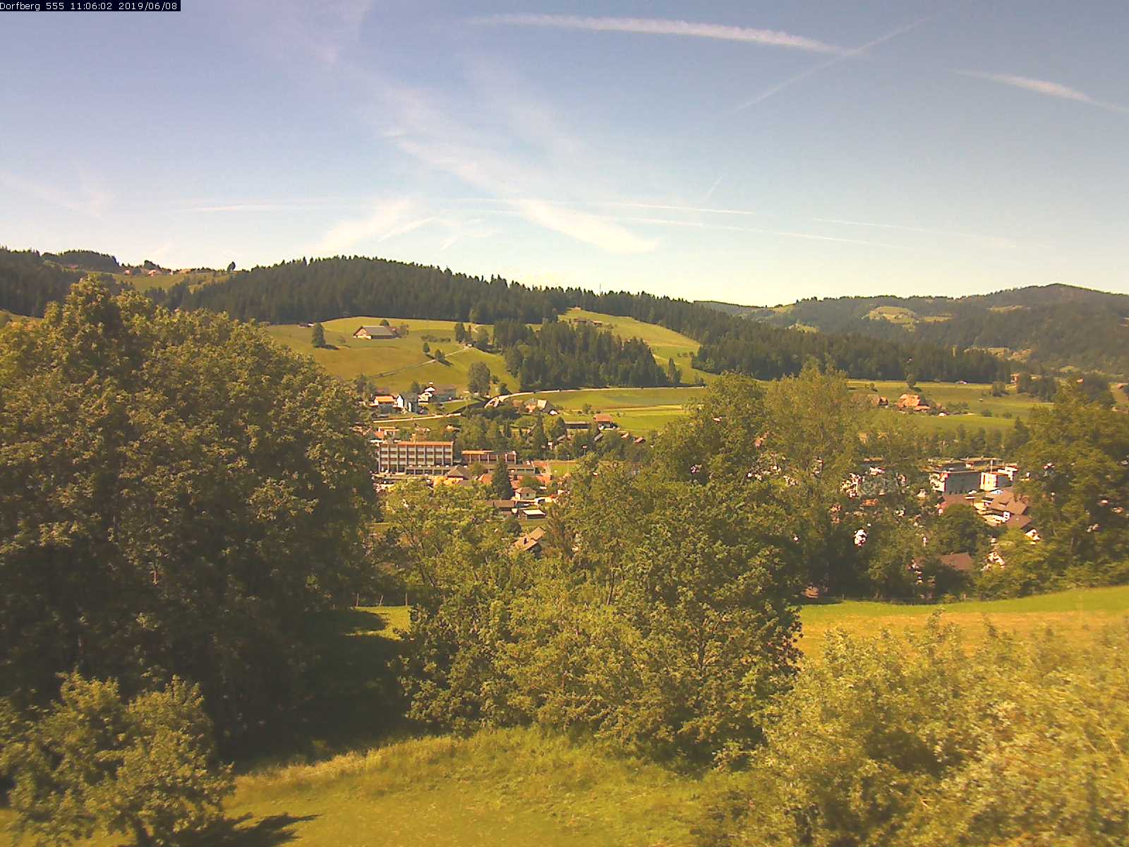 Webcam-Bild: Aussicht vom Dorfberg in Langnau 20190608-110601