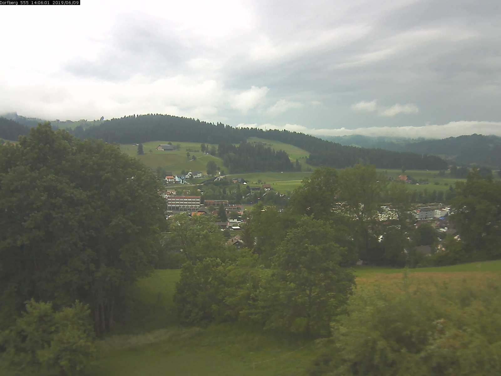 Webcam-Bild: Aussicht vom Dorfberg in Langnau 20190609-140601