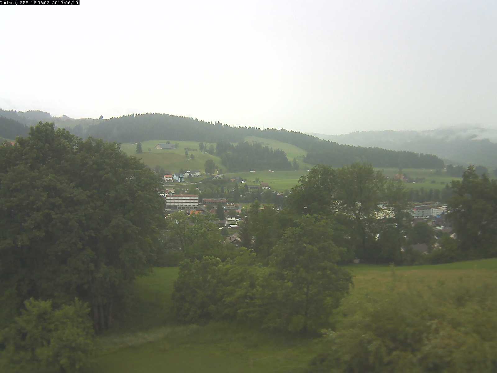 Webcam-Bild: Aussicht vom Dorfberg in Langnau 20190610-180601