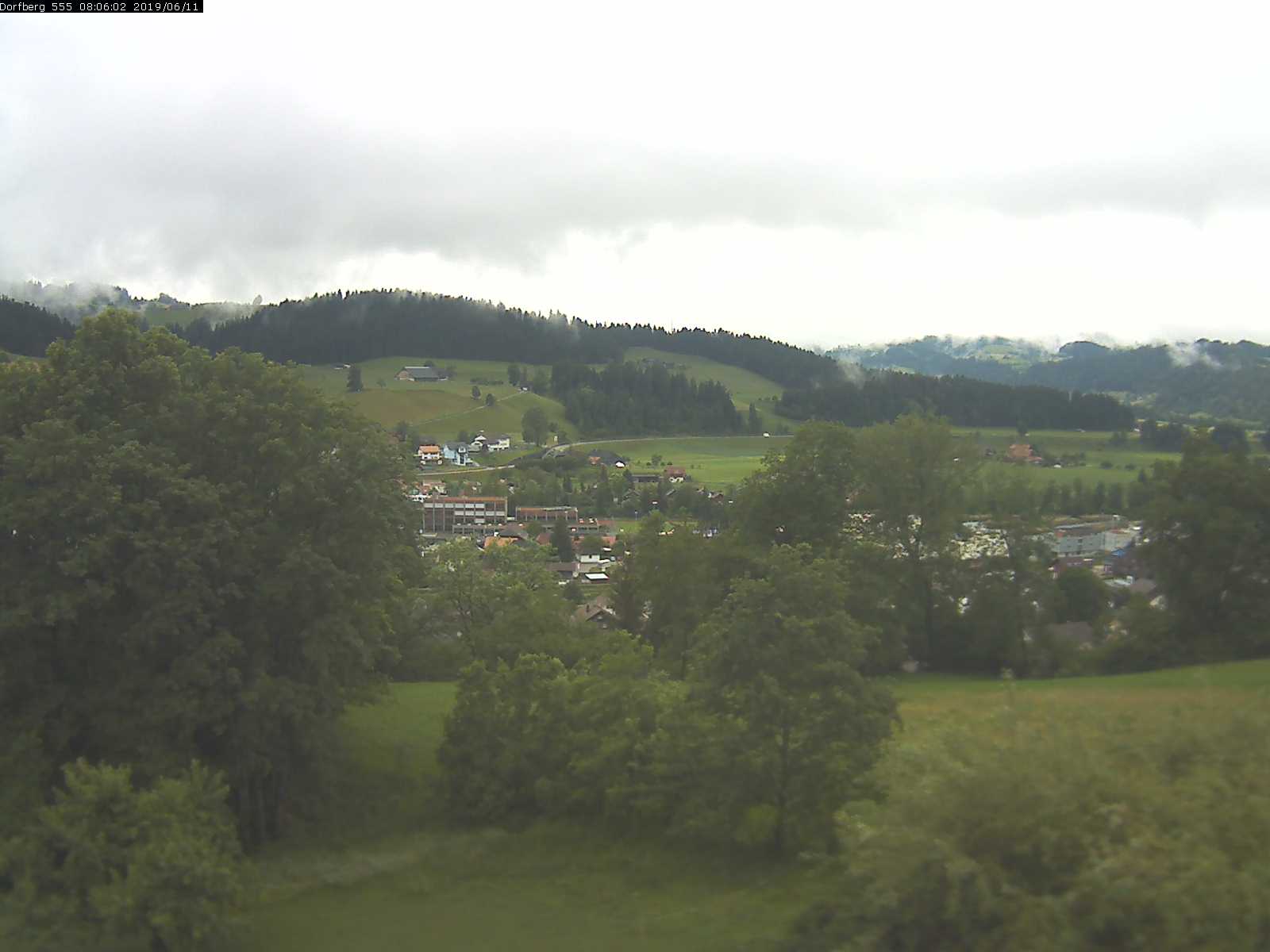 Webcam-Bild: Aussicht vom Dorfberg in Langnau 20190611-080601