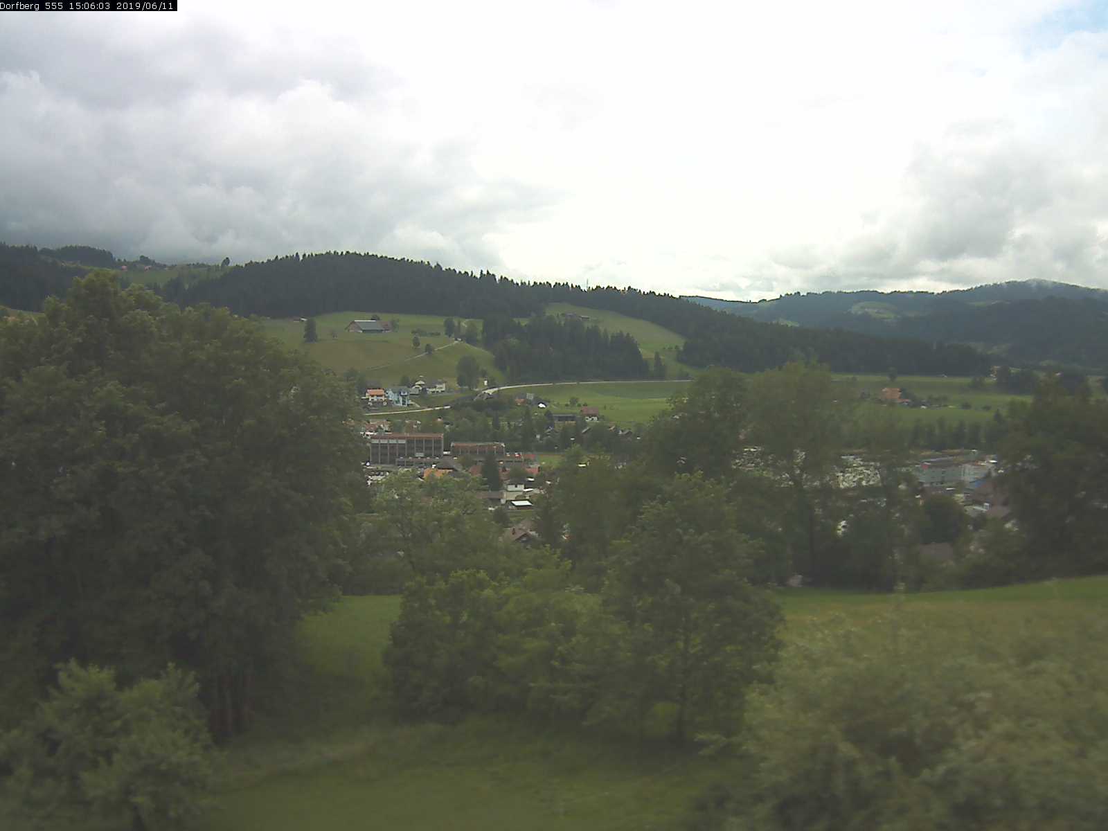 Webcam-Bild: Aussicht vom Dorfberg in Langnau 20190611-150601