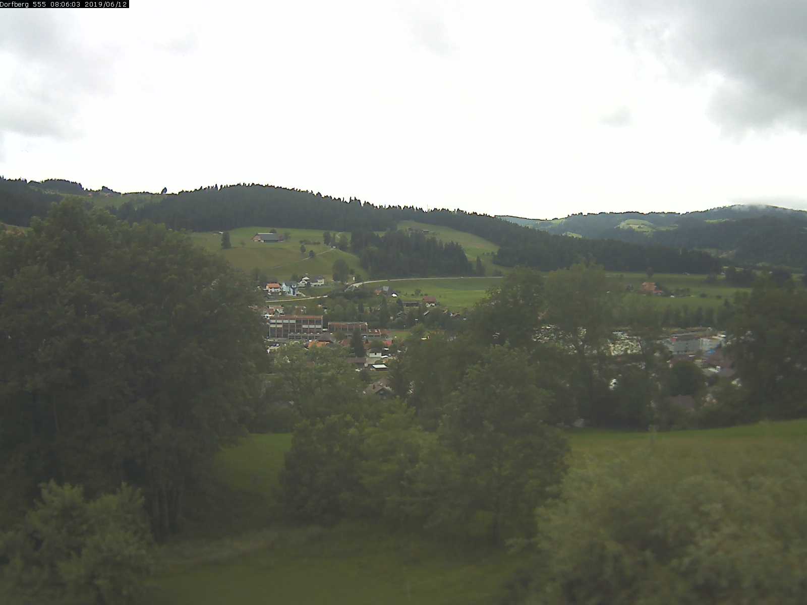 Webcam-Bild: Aussicht vom Dorfberg in Langnau 20190612-080601